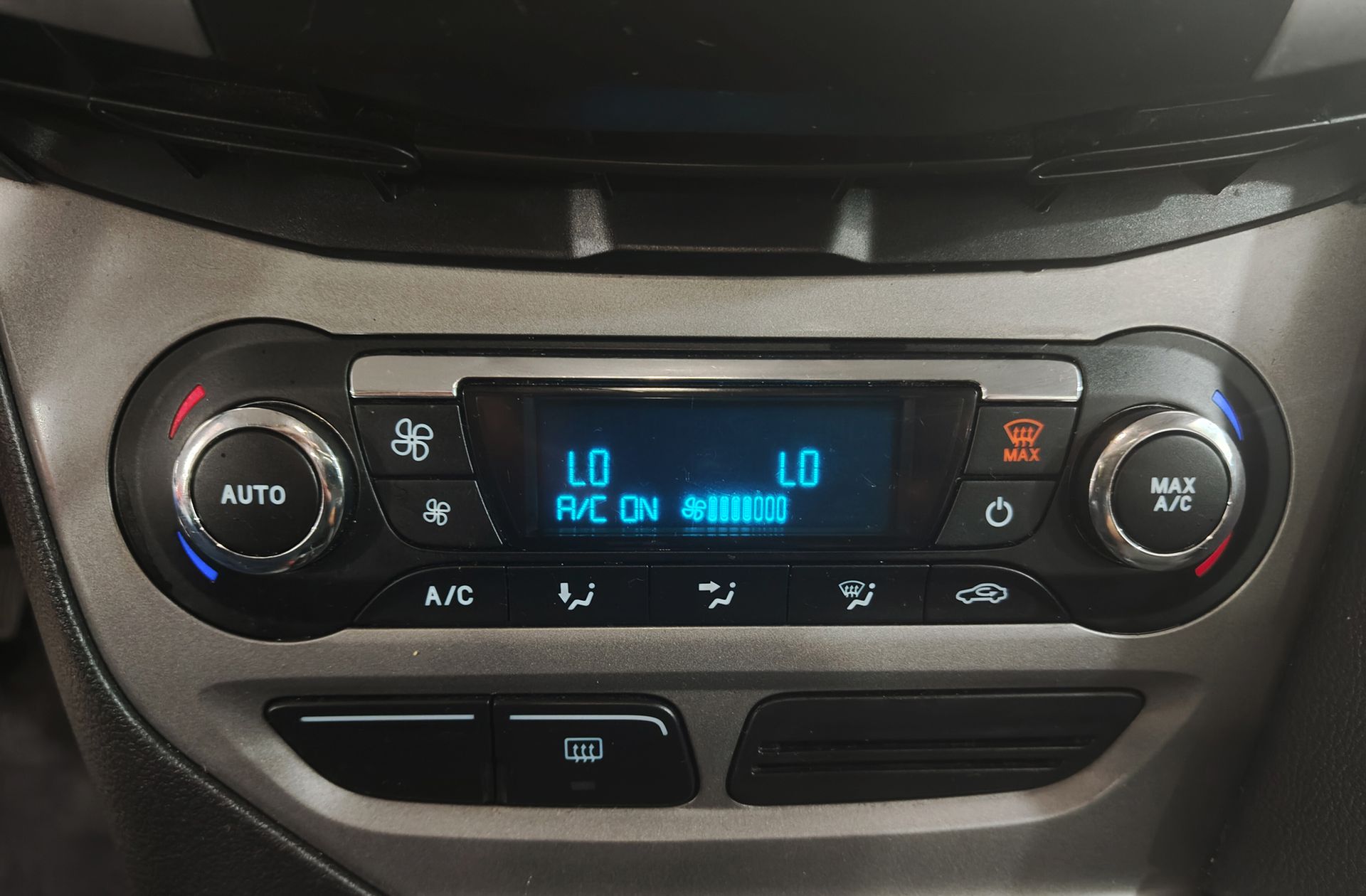 Ford Focus Sportbreak 1.6 TI-VCT Trend - foto 27