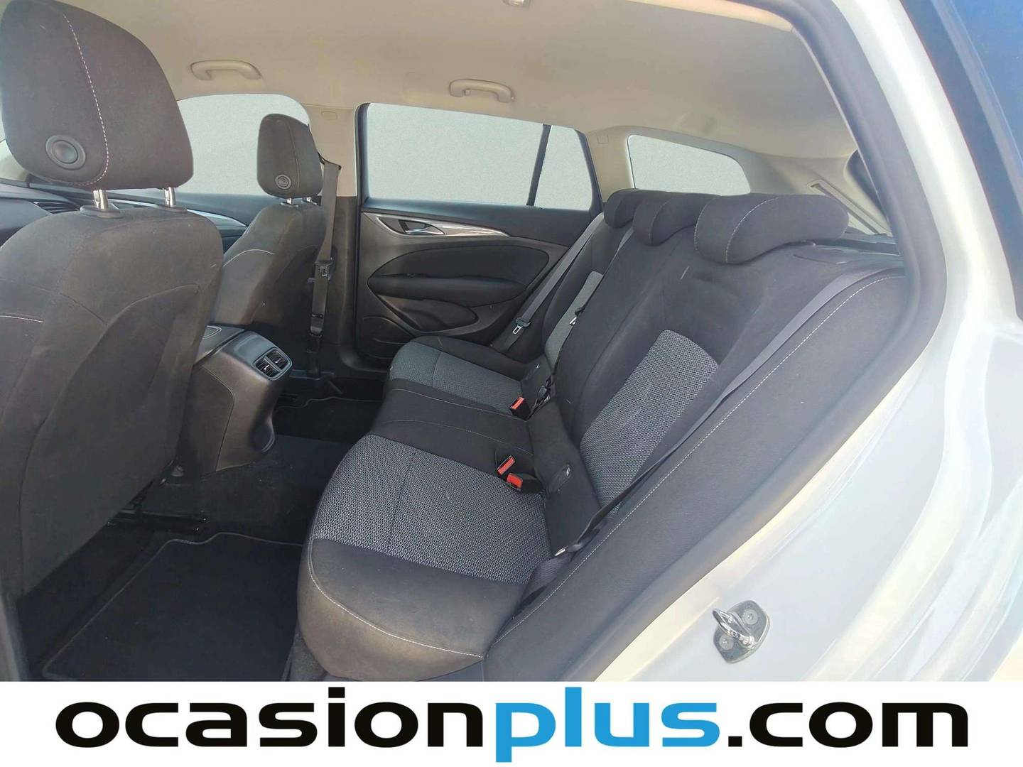Foto asientos traseros Opel Insignia Opel Insignia Sports Tourer 1.6 CDTI S&S ecoTEC Selective (136 CV)