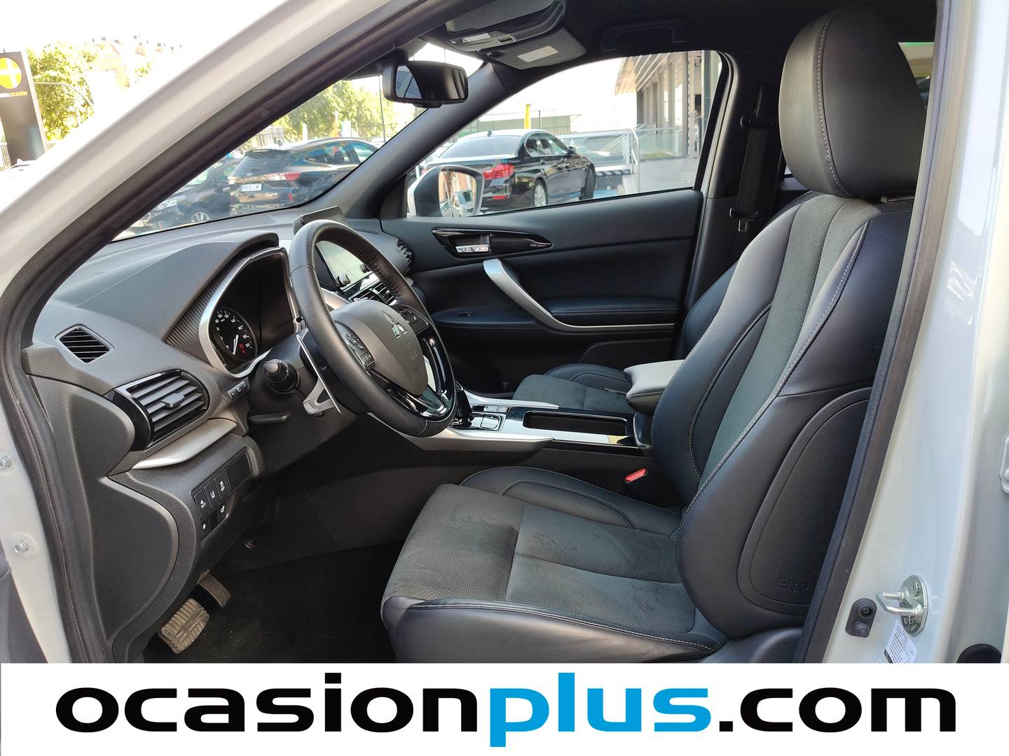 Foto asientos delanteros Mitsubishi Eclipse Cross Mitsubishi Eclipse Cross 2.4 PHEV Kaiteki 4WD Auto (188 CV)