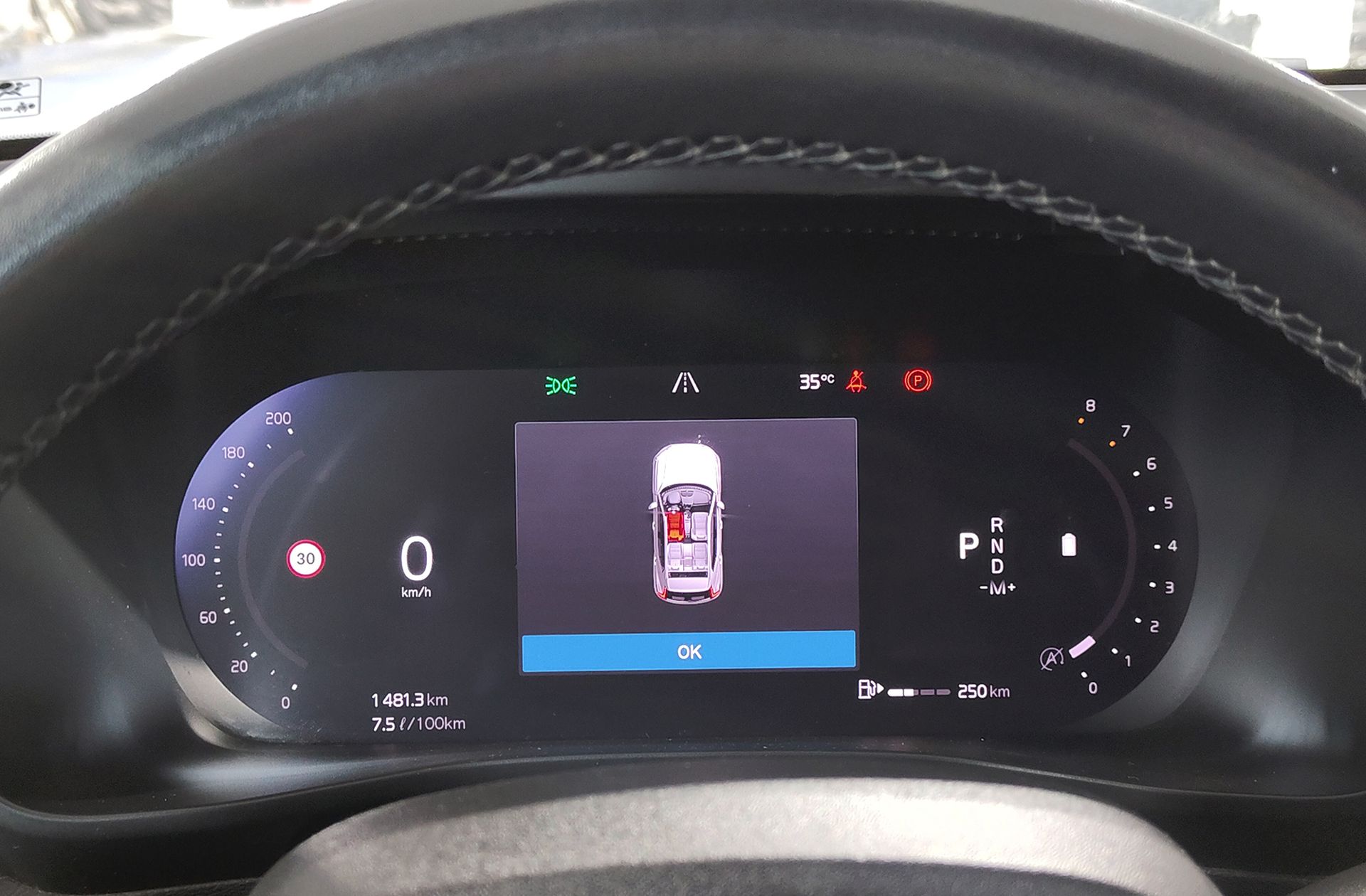 Volvo XC40 B3 Gasolina Mild hybrid Plus Dark - foto 36