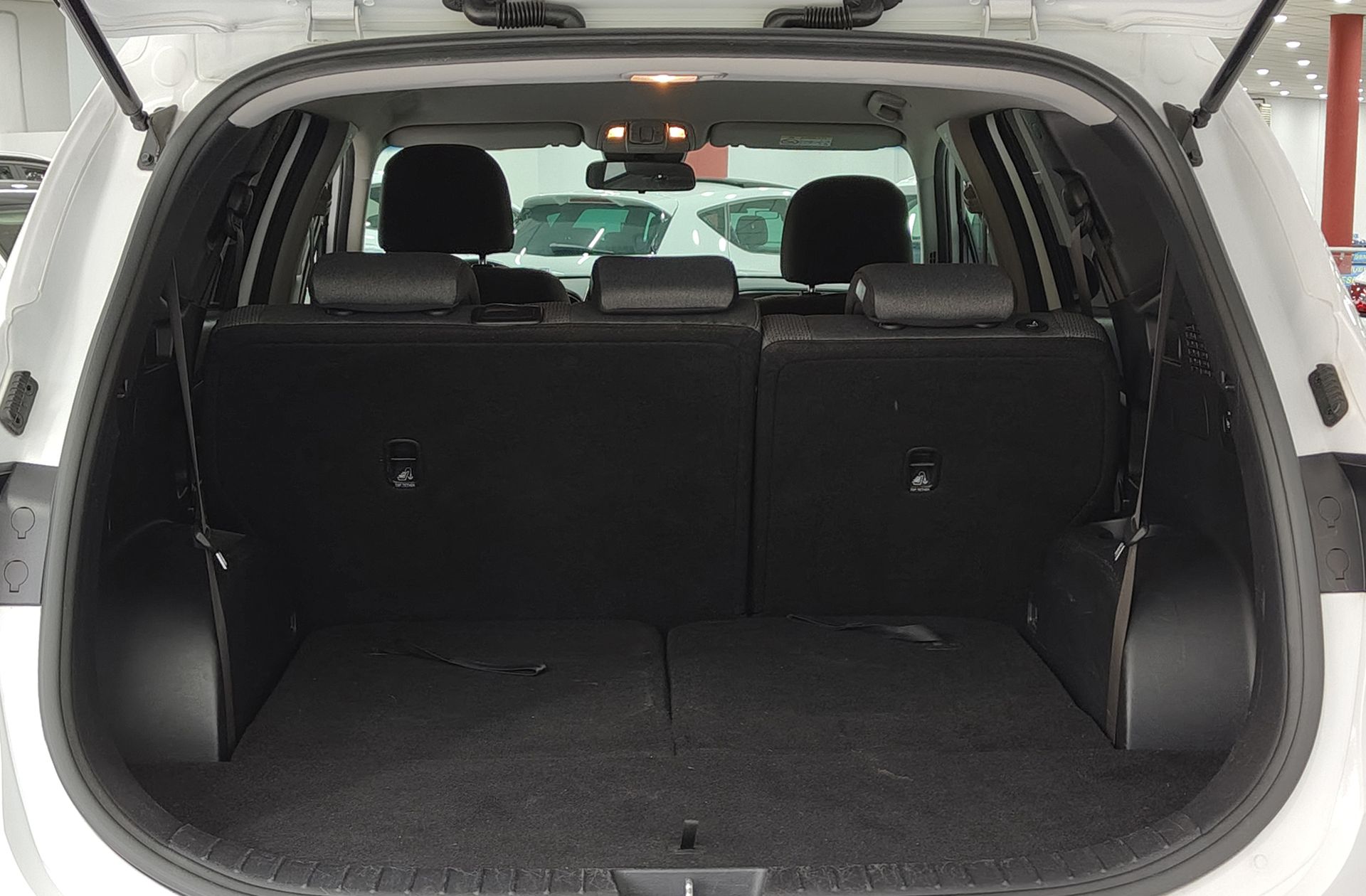 Hyundai Santa Fe 2.0 CRDi Essence 4x2 DK 7 plazas - foto 15