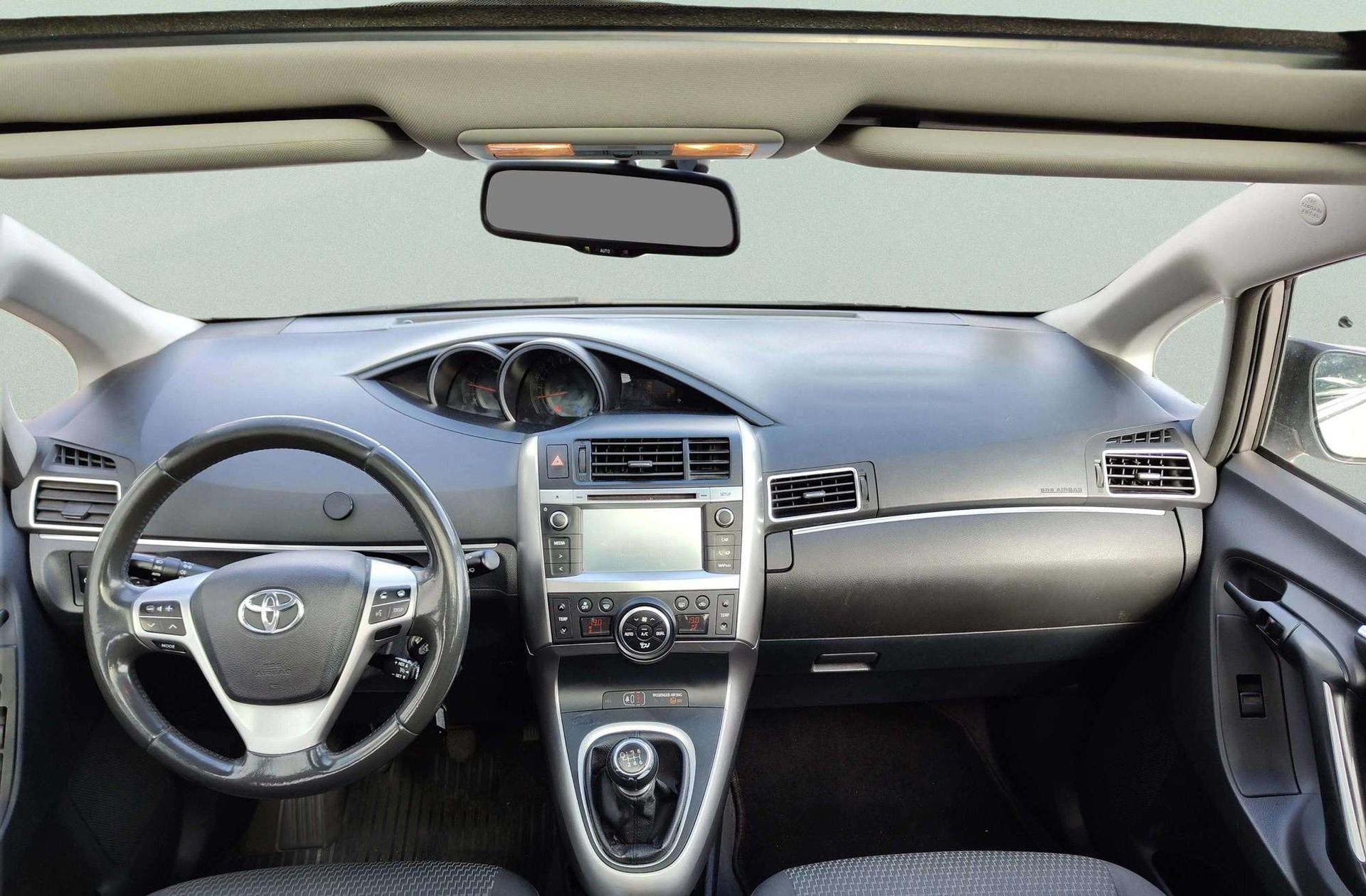 Toyota Verso 115D Advance - foto 7