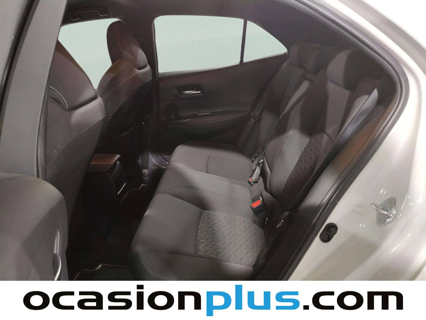 Foto asientos traseros Toyota Corolla Toyota Corolla 180H FEEL! E-CVT (180 CV)