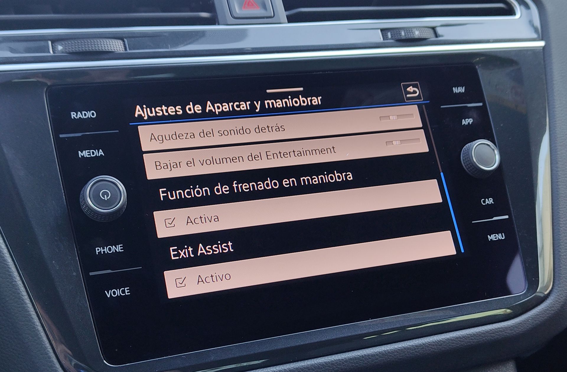 Volkswagen Tiguan R-Line 2.0 TDI DSG - foto 14