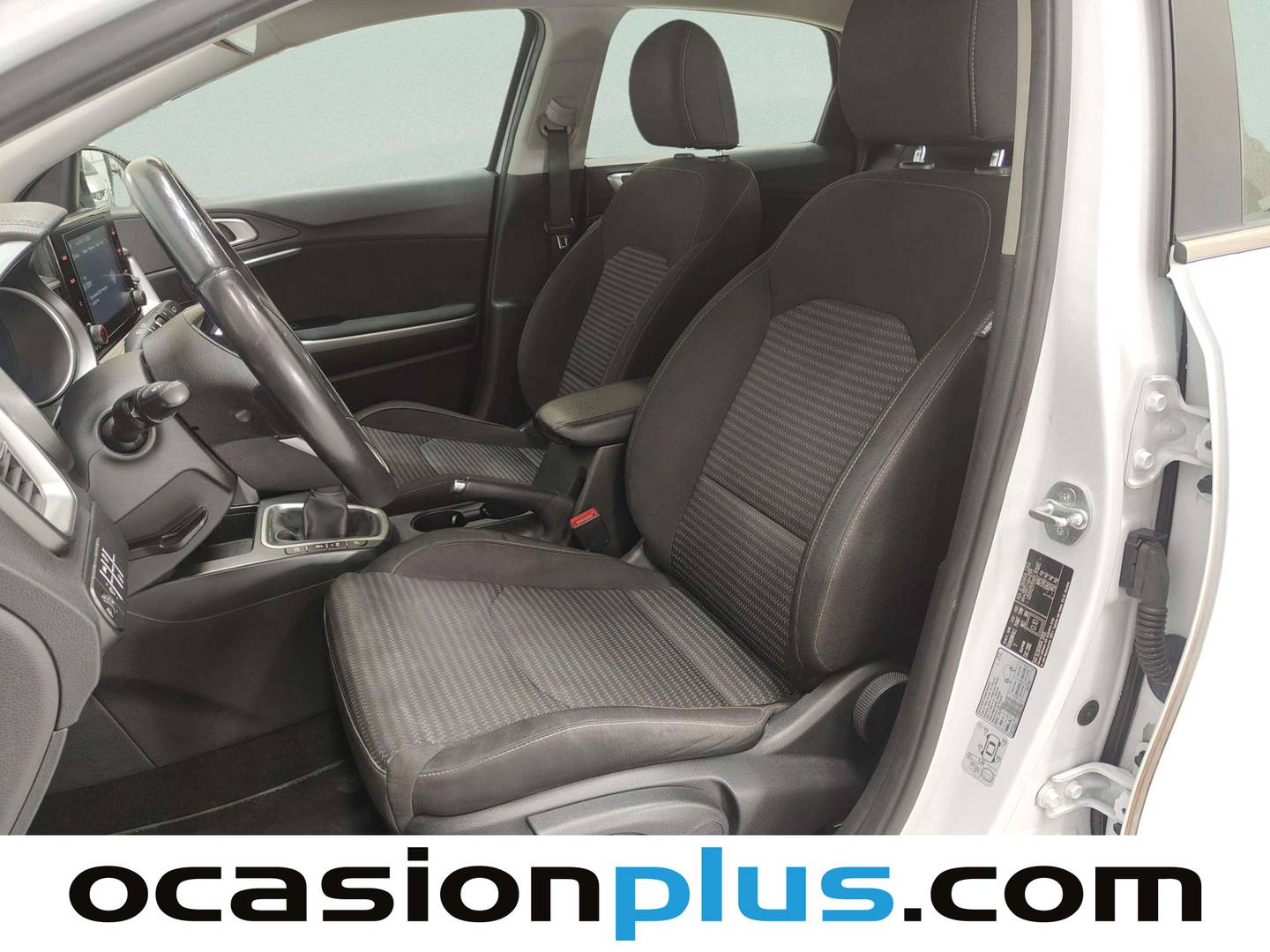 Foto asientos delanteros KIA Ceed KIA Ceed 1.6 MHEV iMT Drive (136 CV)