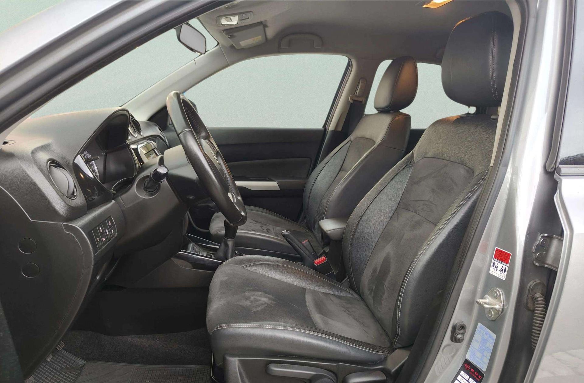 Suzuki Vitara 1.6 VVT GLX - foto 12