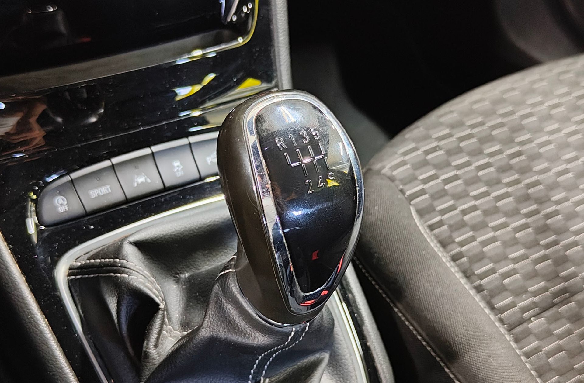 Opel Astra 1.4 Turbo Dynamic - foto 5