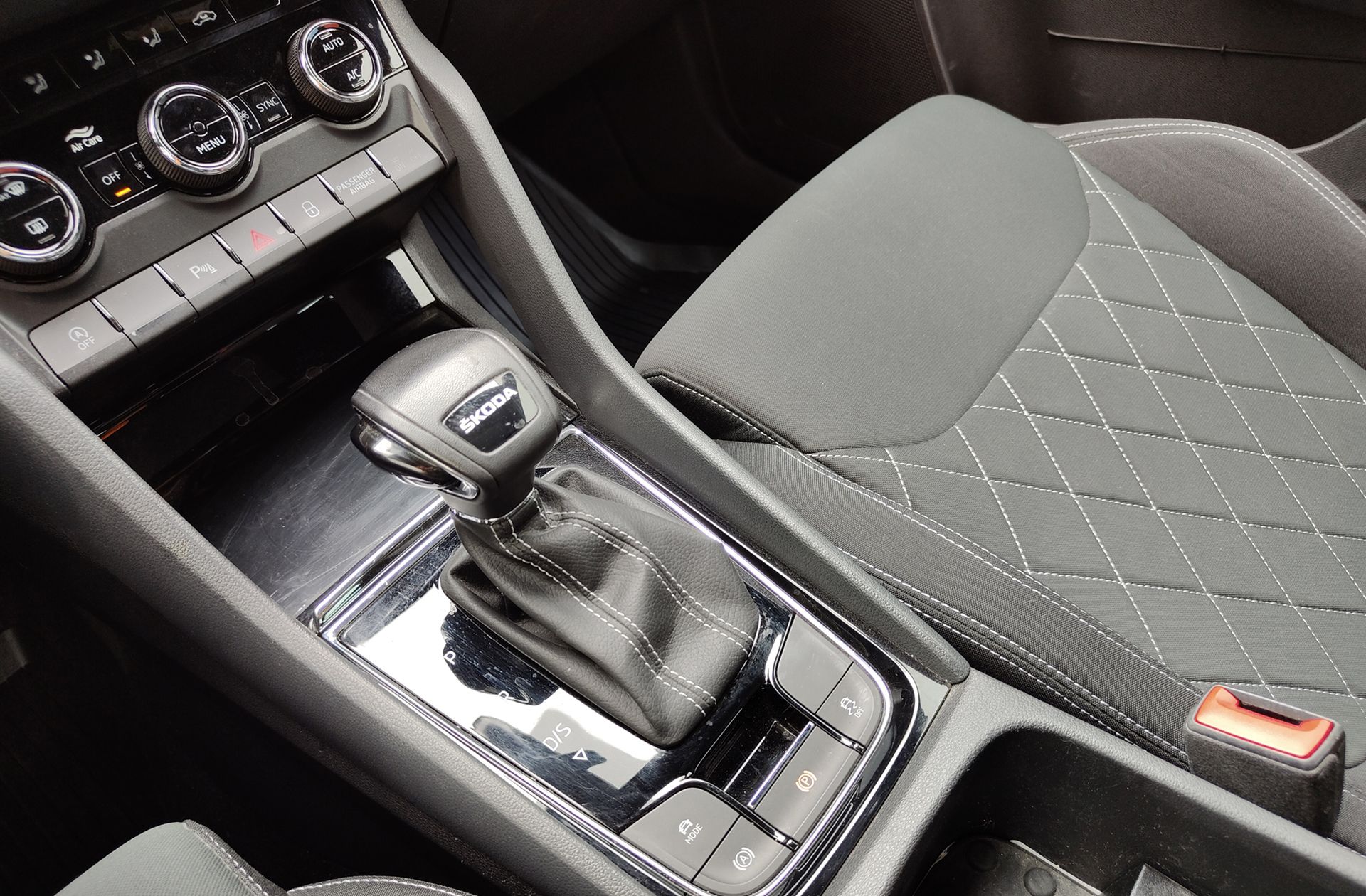 Škoda Karoq 1.5 TSI ACT Sportline DSG - foto 5