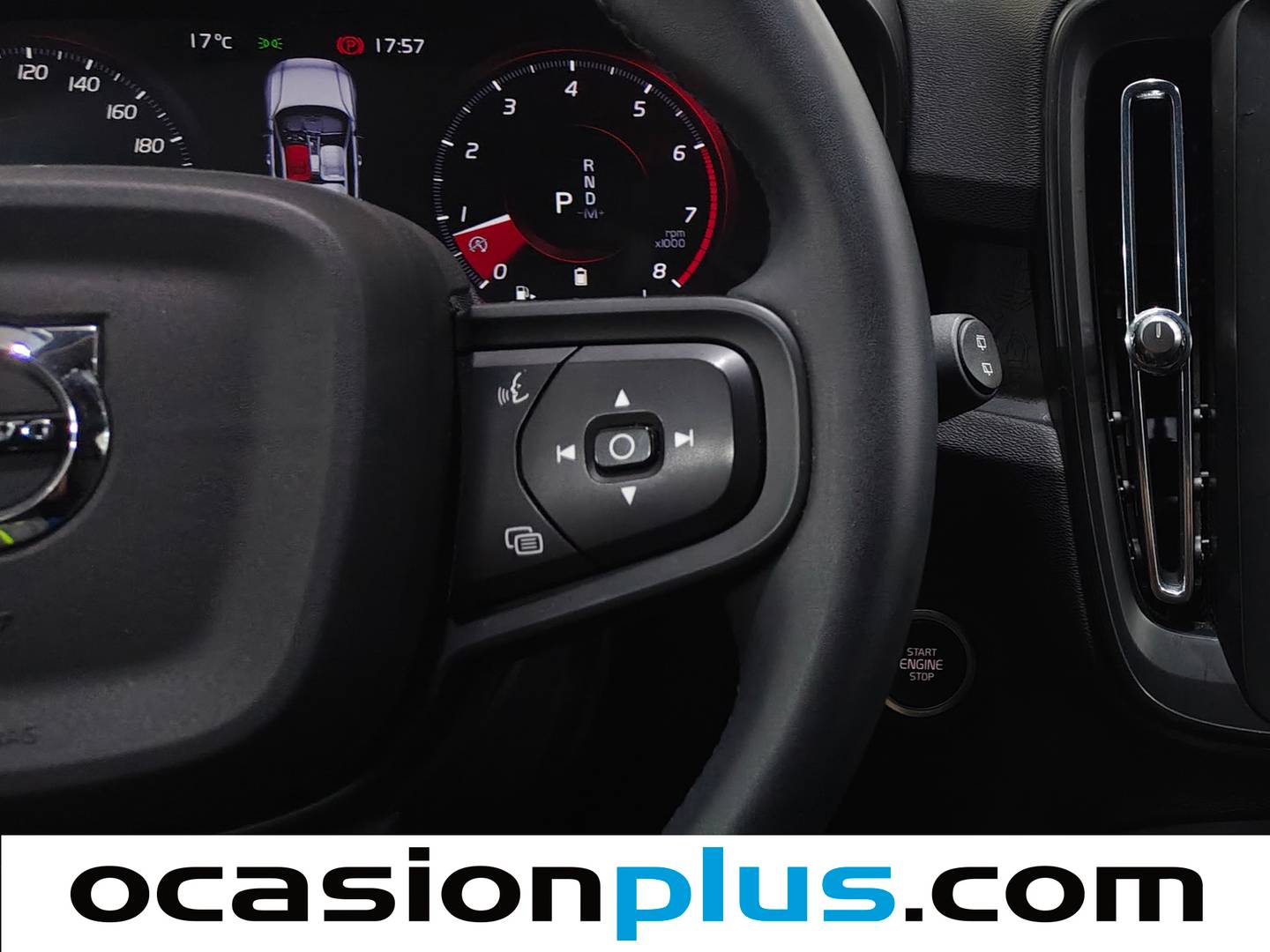 Volvo XC40 Volvo XC40 B3 G Momentum Core Auto (163 CV) seminuevo