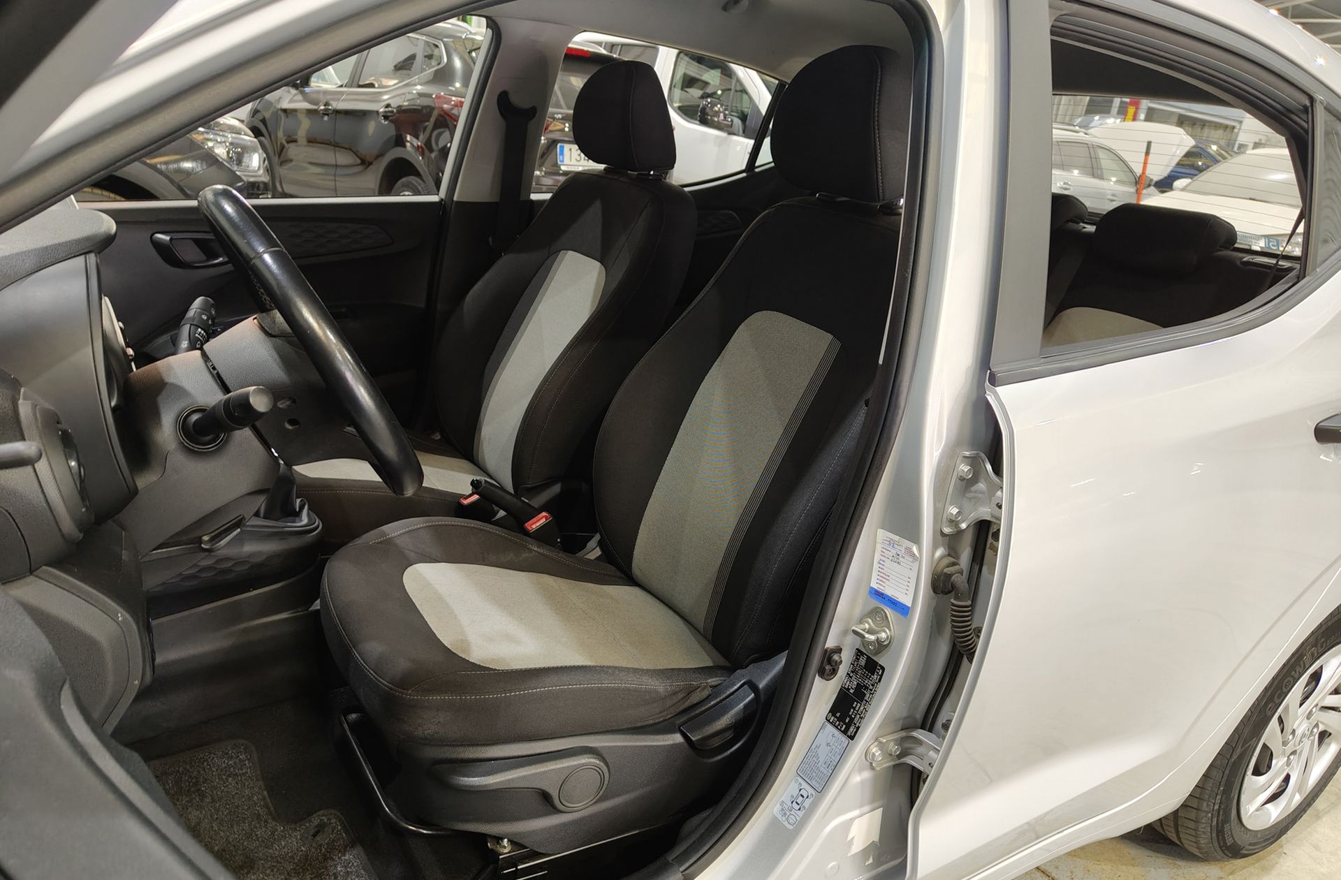 Hyundai i10 1.0 Essence - foto 8
