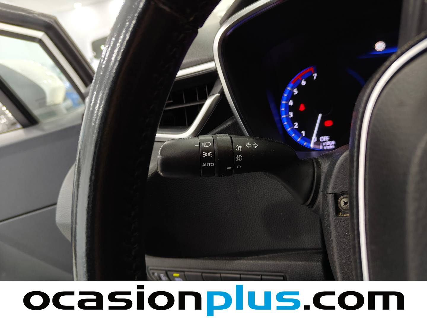 Toyota Corolla Toyota Corolla 1.8 125 Híbrido Active Tech E-CVT Sedán (122 CV) de segunda mano