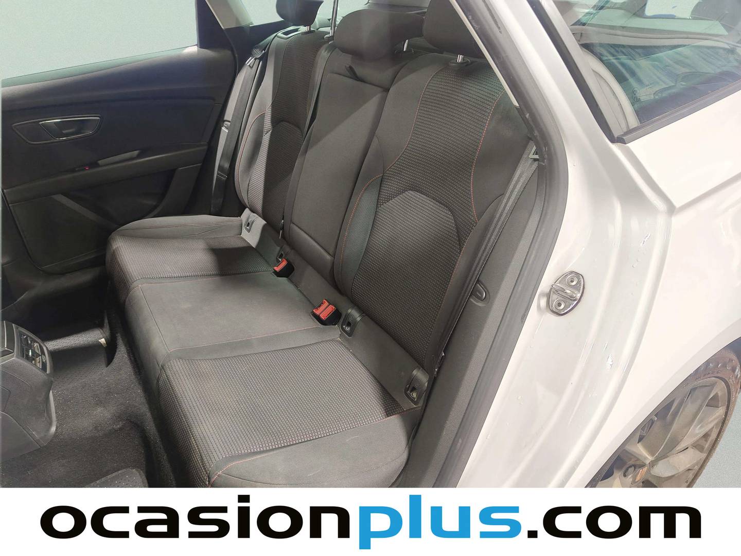 Foto asientos traseros Seat León Seat León ST 2.0 TDI S&S FR (184 CV)