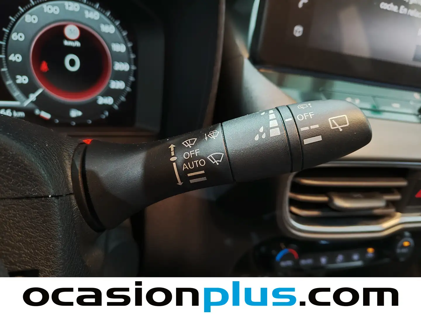 Foto Nissan JUKE Nissan Juke DIG-T N-Connecta 4x2 DCT 84 kW (114 CV)