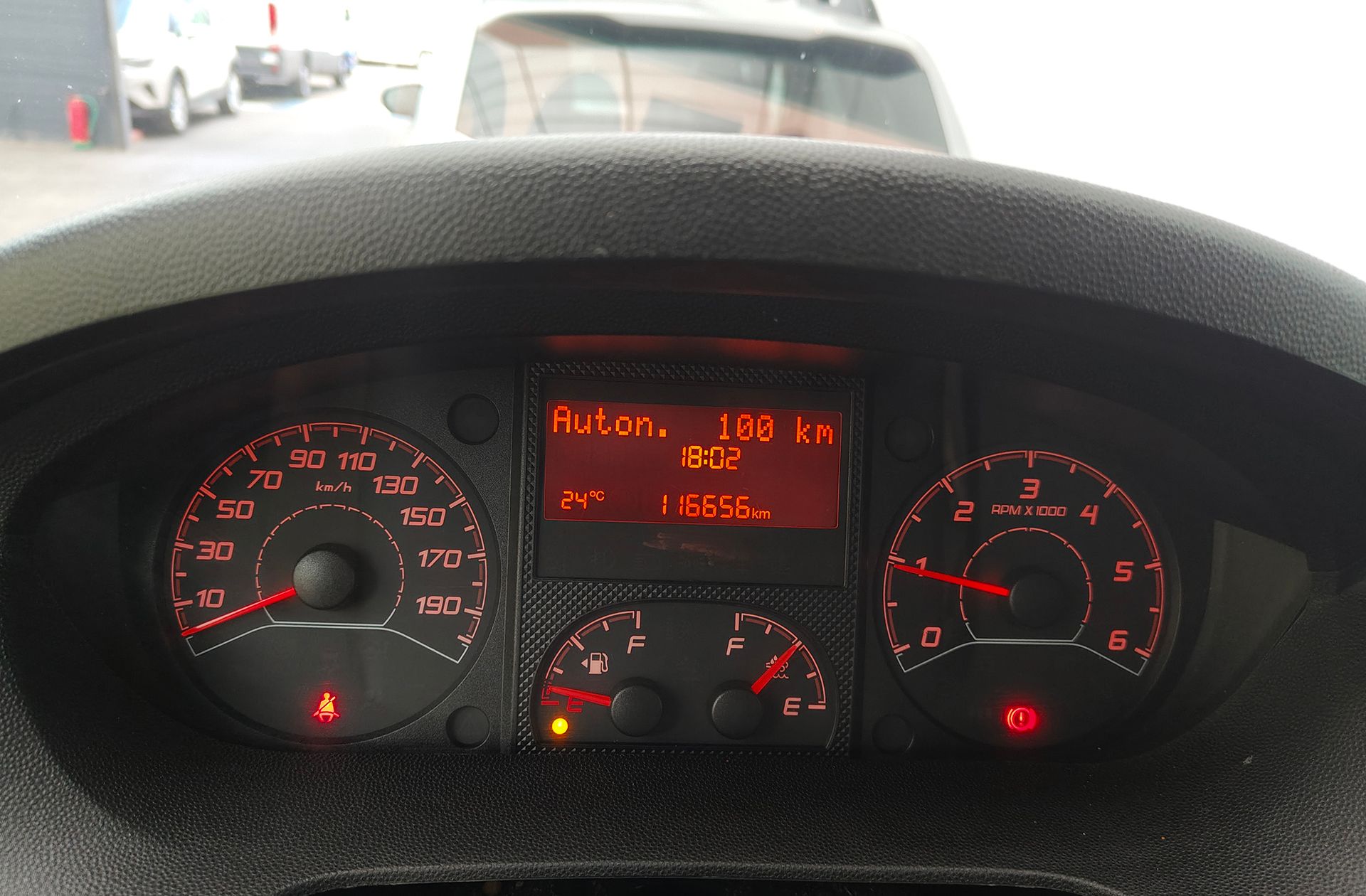Peugeot Boxer BlueHDi 140 335 L3H2 - foto 19
