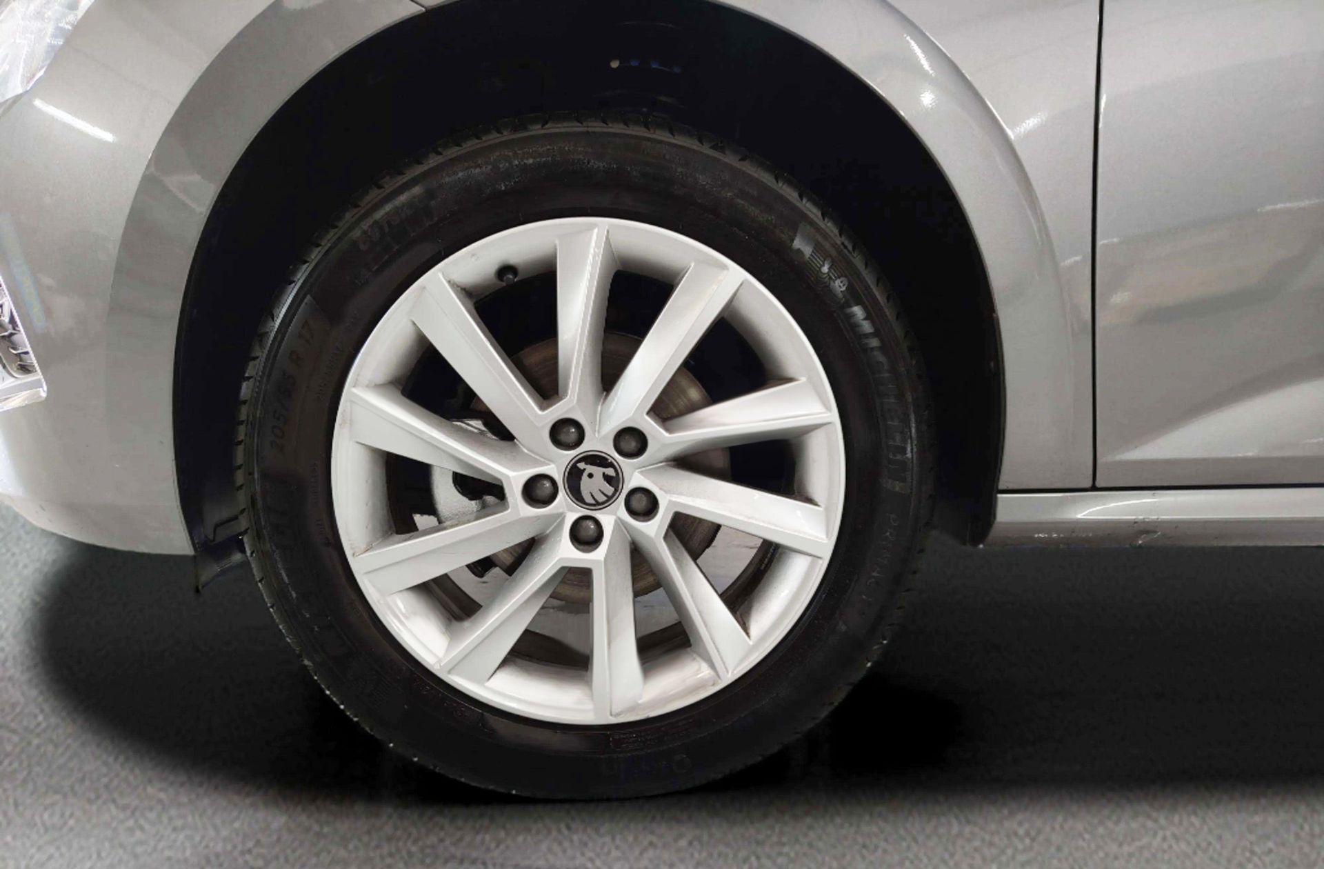 Škoda Kamiq 1.0 TSI Selection DSG - foto 31
