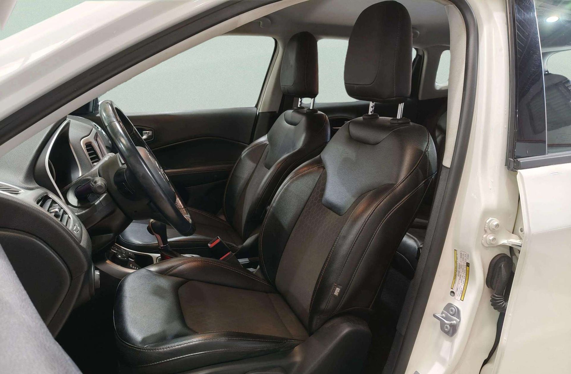 Jeep Compass 2.0 MultiJet Longitude 4x4 AD - foto 12