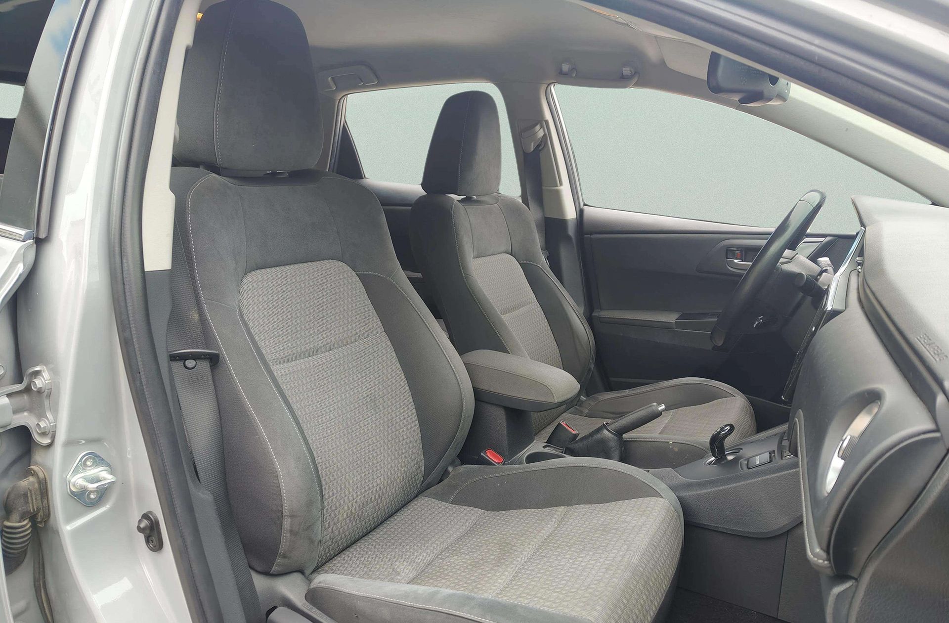 Toyota Auris 140H Hybrid Feel! - foto 15