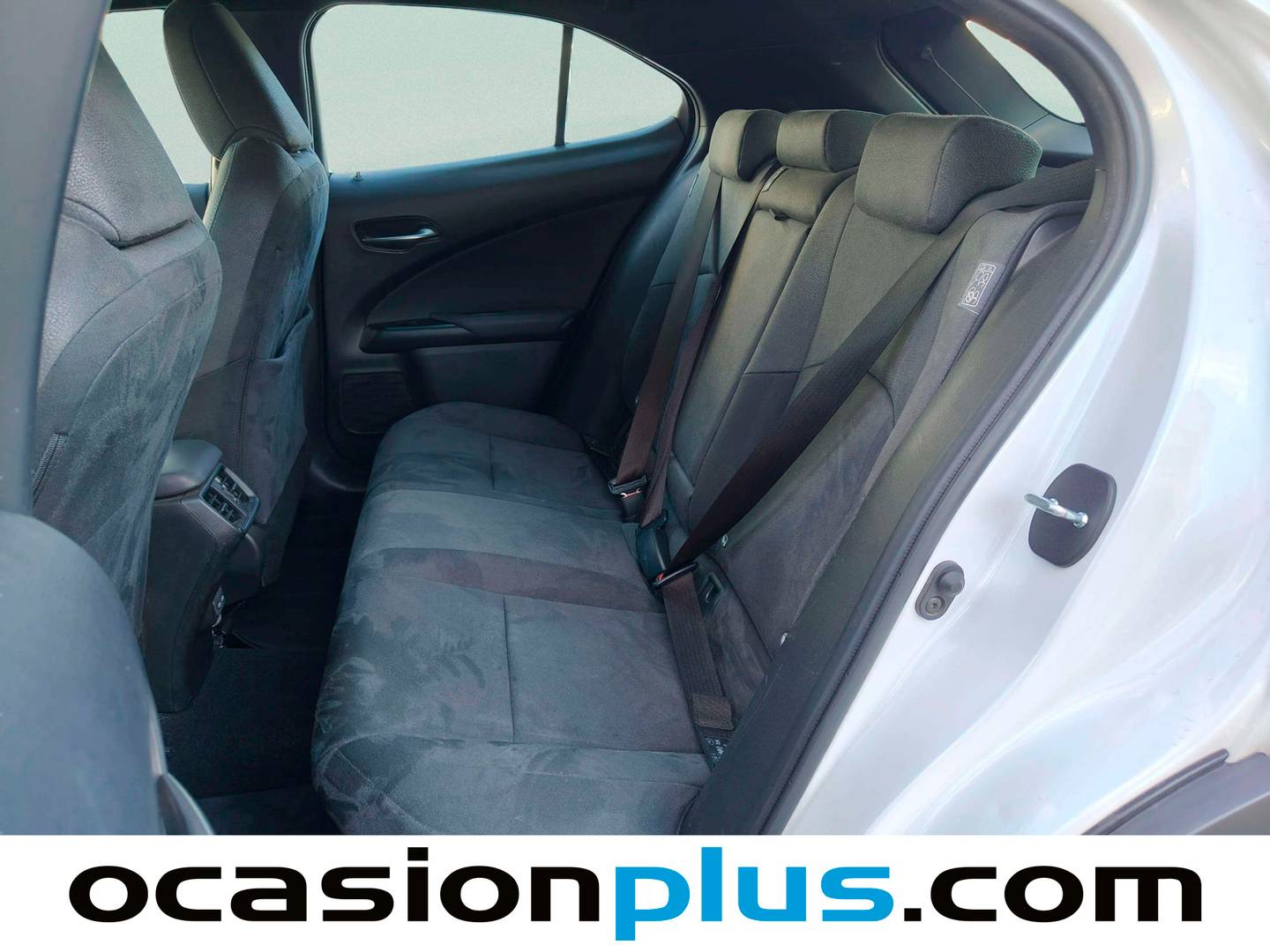 Foto asientos traseros Lexus UX Lexus UX 250h Business City  (184 CV)