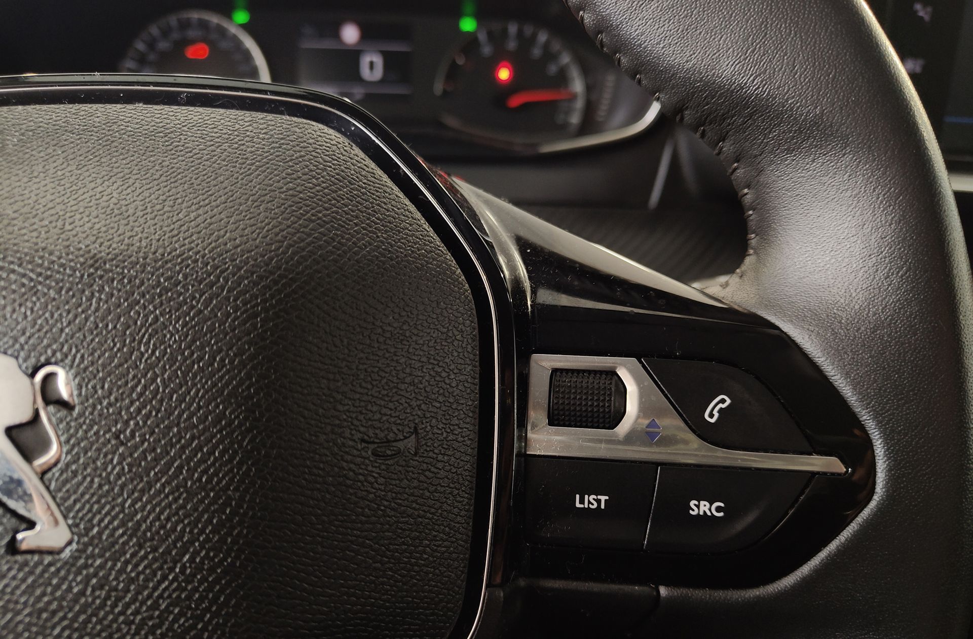 Peugeot 208 PureTech 100 Active Pack - foto 25