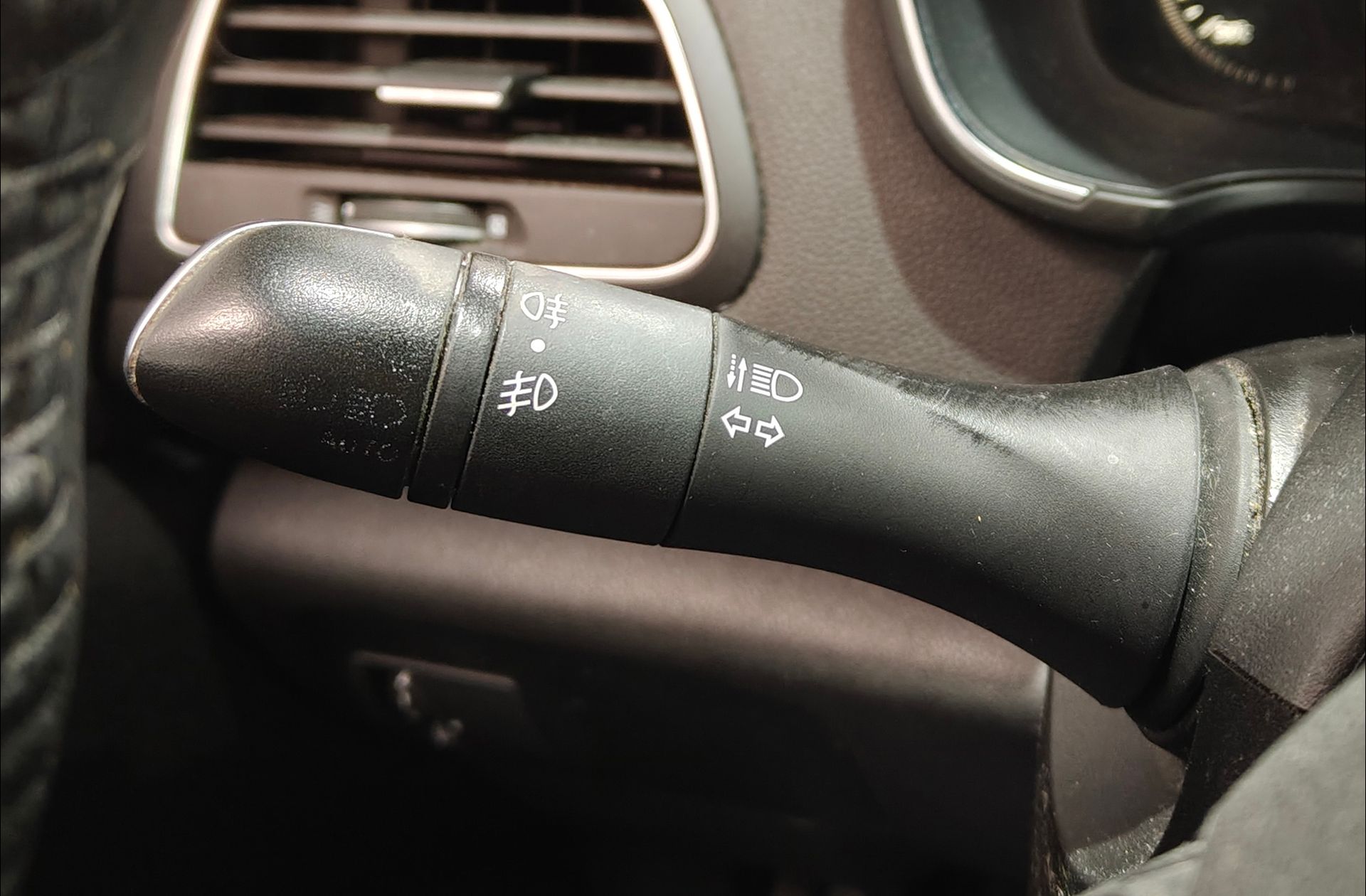 Renault Mégane LImited TCe GPF - foto 22
