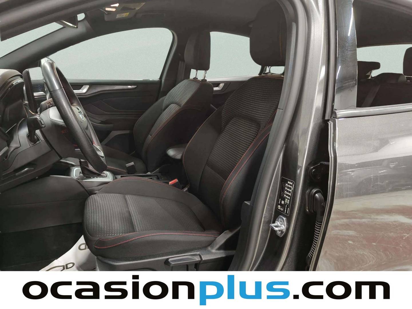 Foto asientos delanteros Ford Focus Ford Focus 1.0 Ecoboost MHEV ST-Line Auto (155 CV)