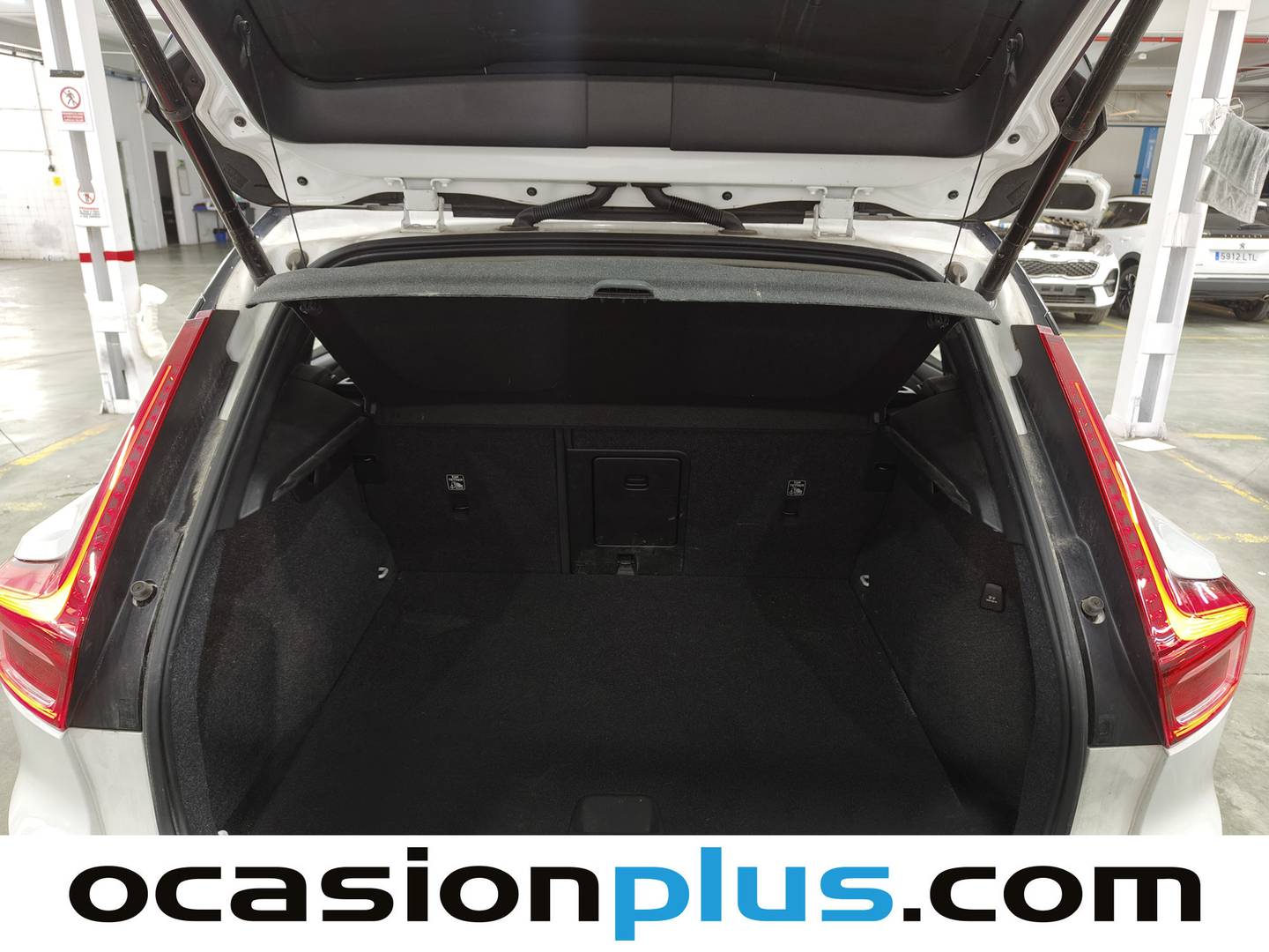 Fotos maletero Volvo XC40 Volvo XC40 B3 G Momentum Pro Auto (163 CV)
