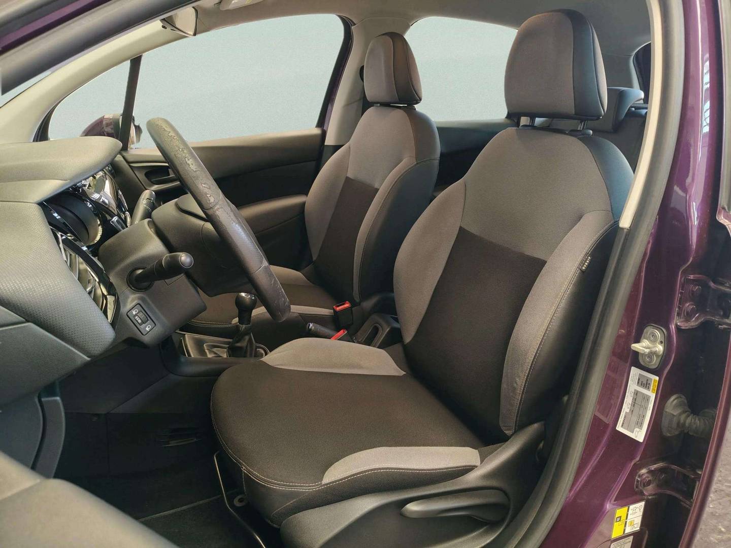 Foto asientos delanteros Citroën C3 Citroën C3 PureTech 68 Tonic (68 CV)