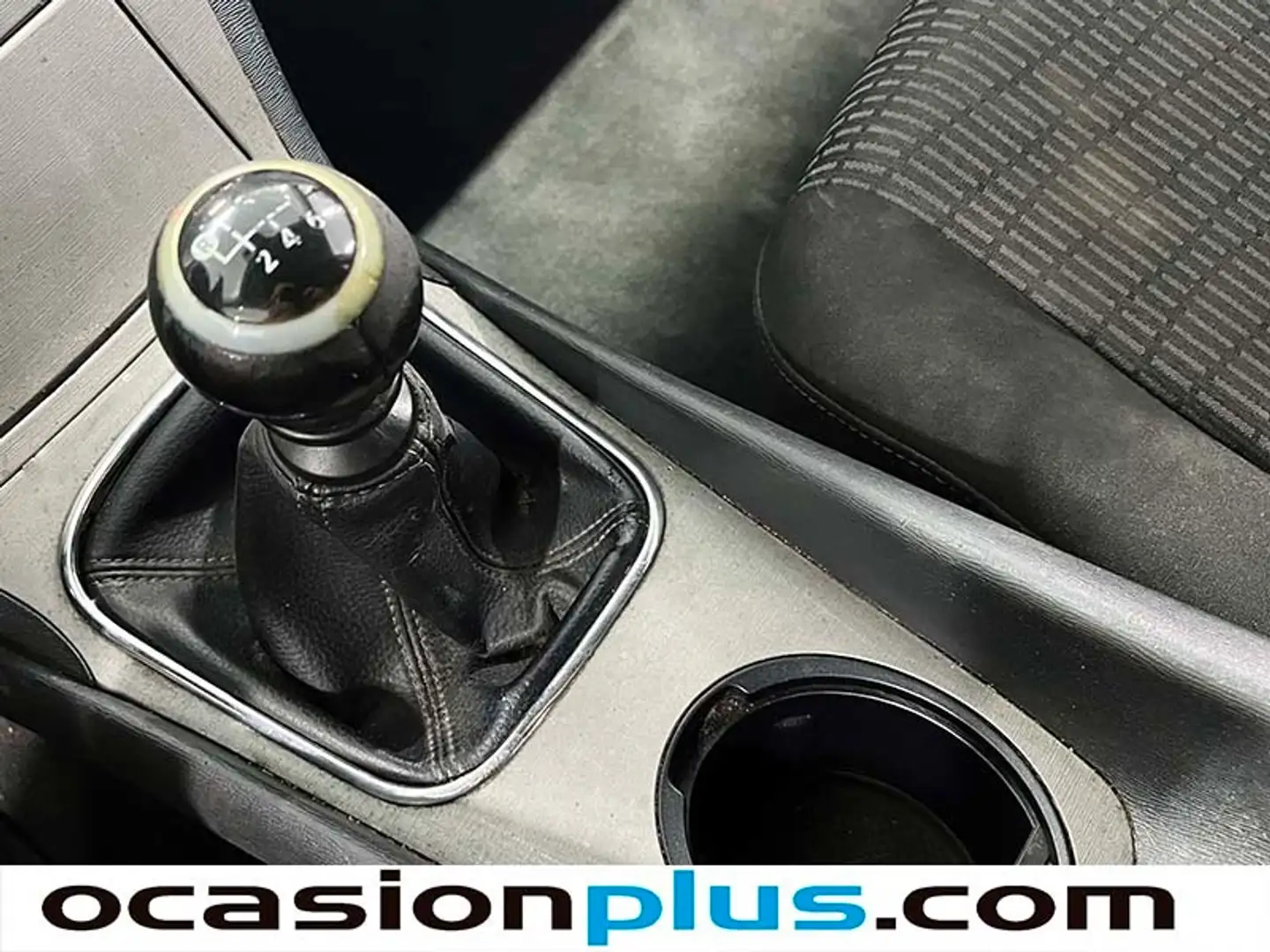 Foto Toyota Avensis Toyota Avensis 2.0 D-4D Active (126 CV)