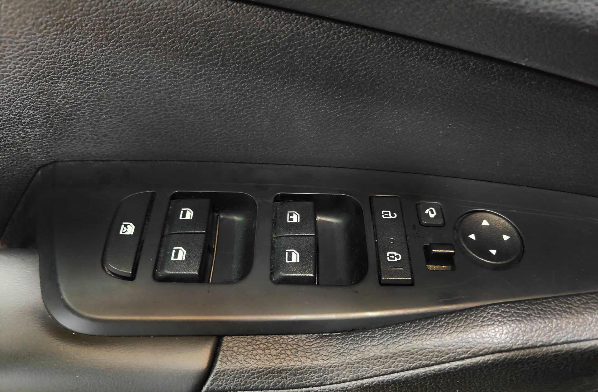 Kia Sportage 1.6 CRDi MHEV Business 4x2 - foto 33