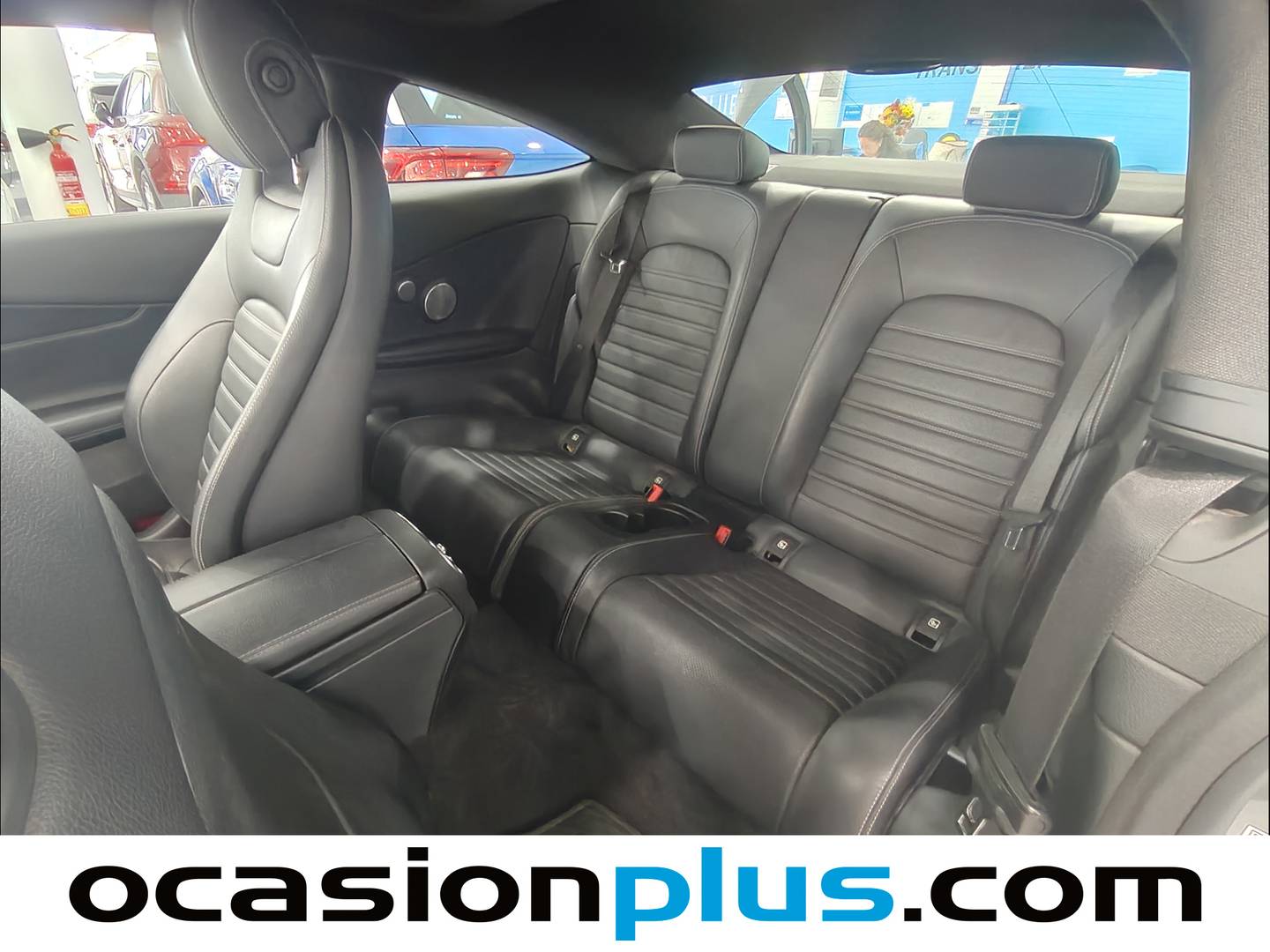 Foto asientos traseros Mercedes Clase C Mercedes-Benz Clase C Coupe 300 AMG Line (245 CV)