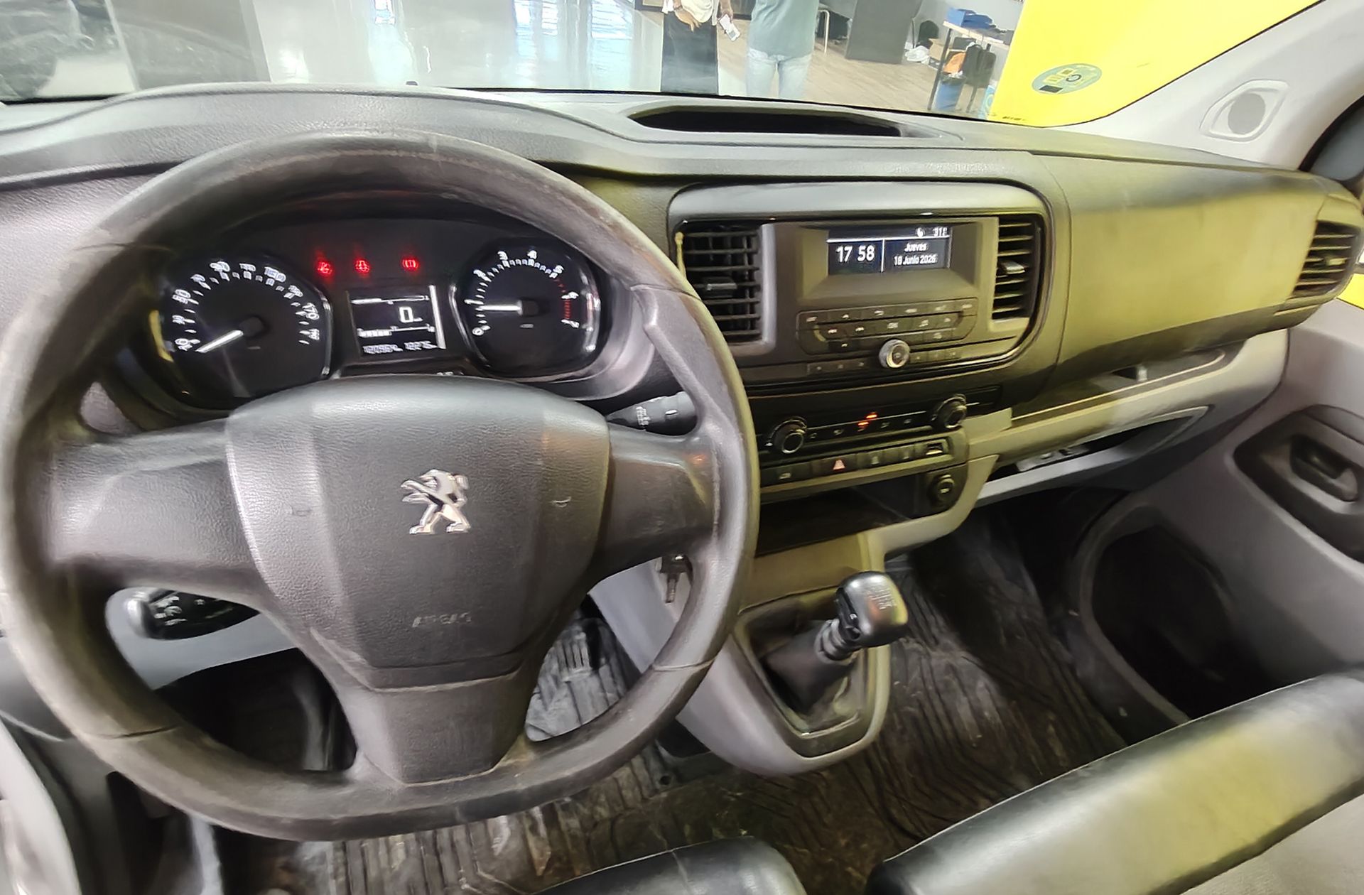 Peugeot Expert Furgon BlueHDi 100 Pro Standard - foto 6