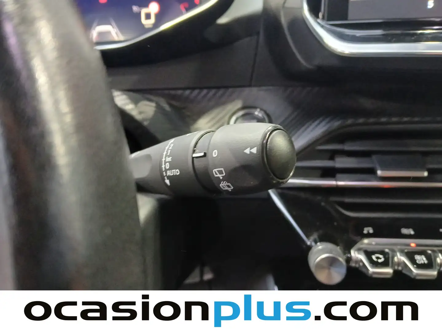 Foto Peugeot 2008 Peugeot 2008 PureTech 130 S&S Allure (130 CV)