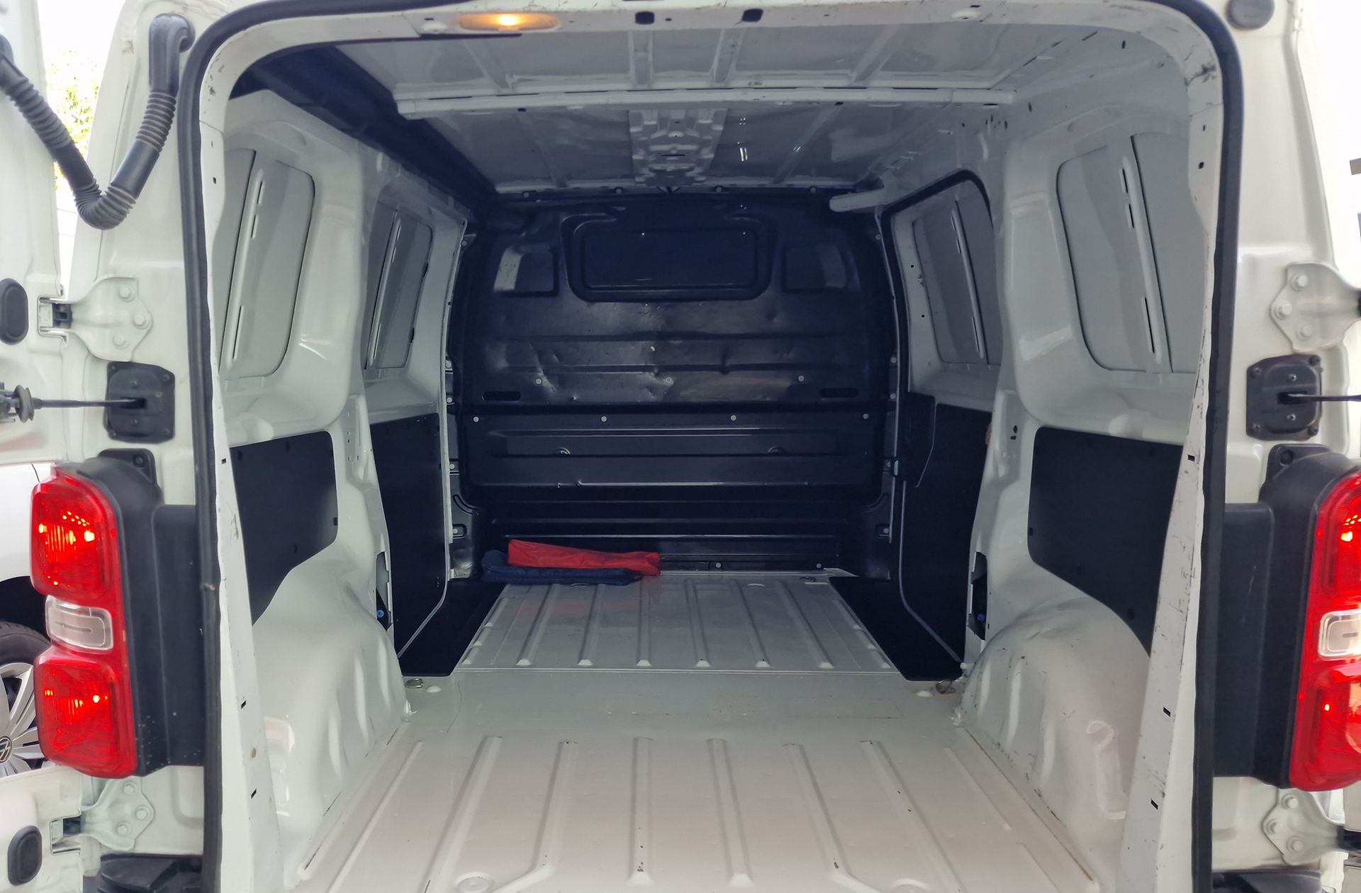 Peugeot Expert Furgon BlueHDi 120 Pro Standard - foto 10