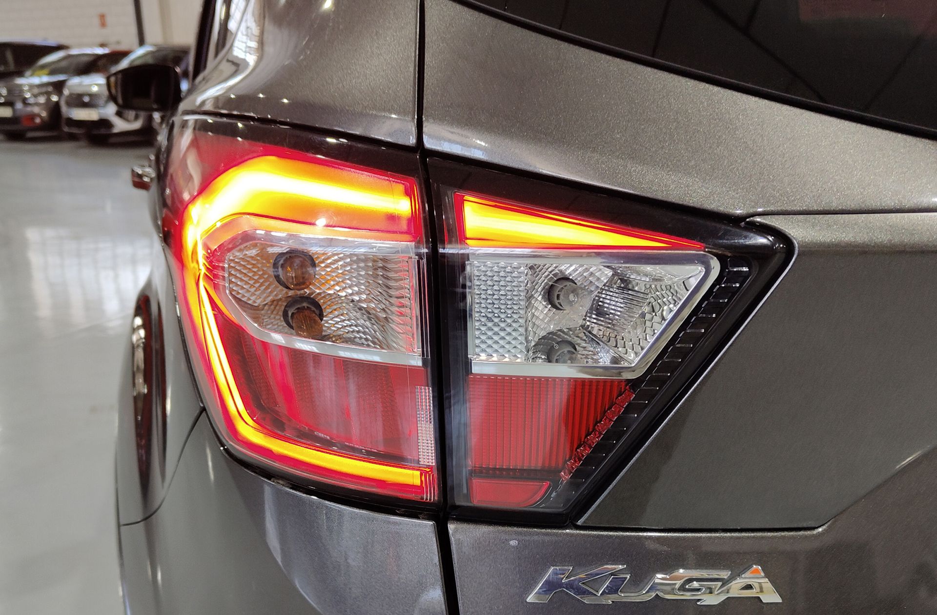 Ford Kuga 2.0 TDCi ST-LIne Limited Edition 4x2 - foto 18
