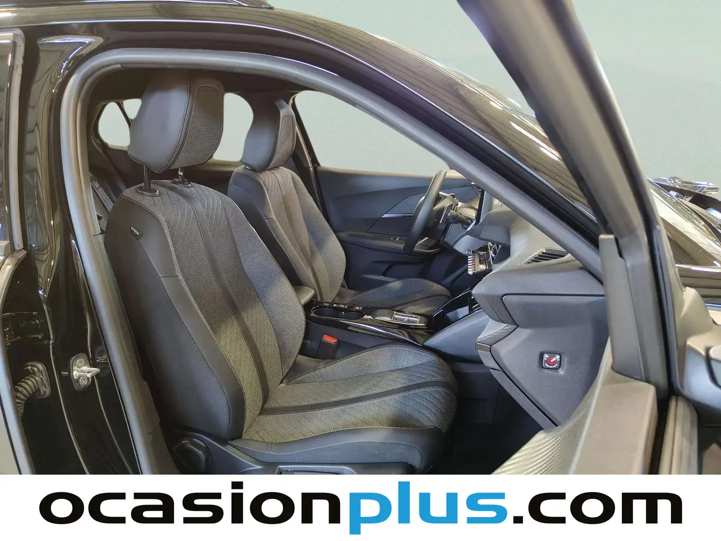 Foto Peugeot 2008 Peugeot 2008 Allure Hybrid eDCS6  (145 CV)