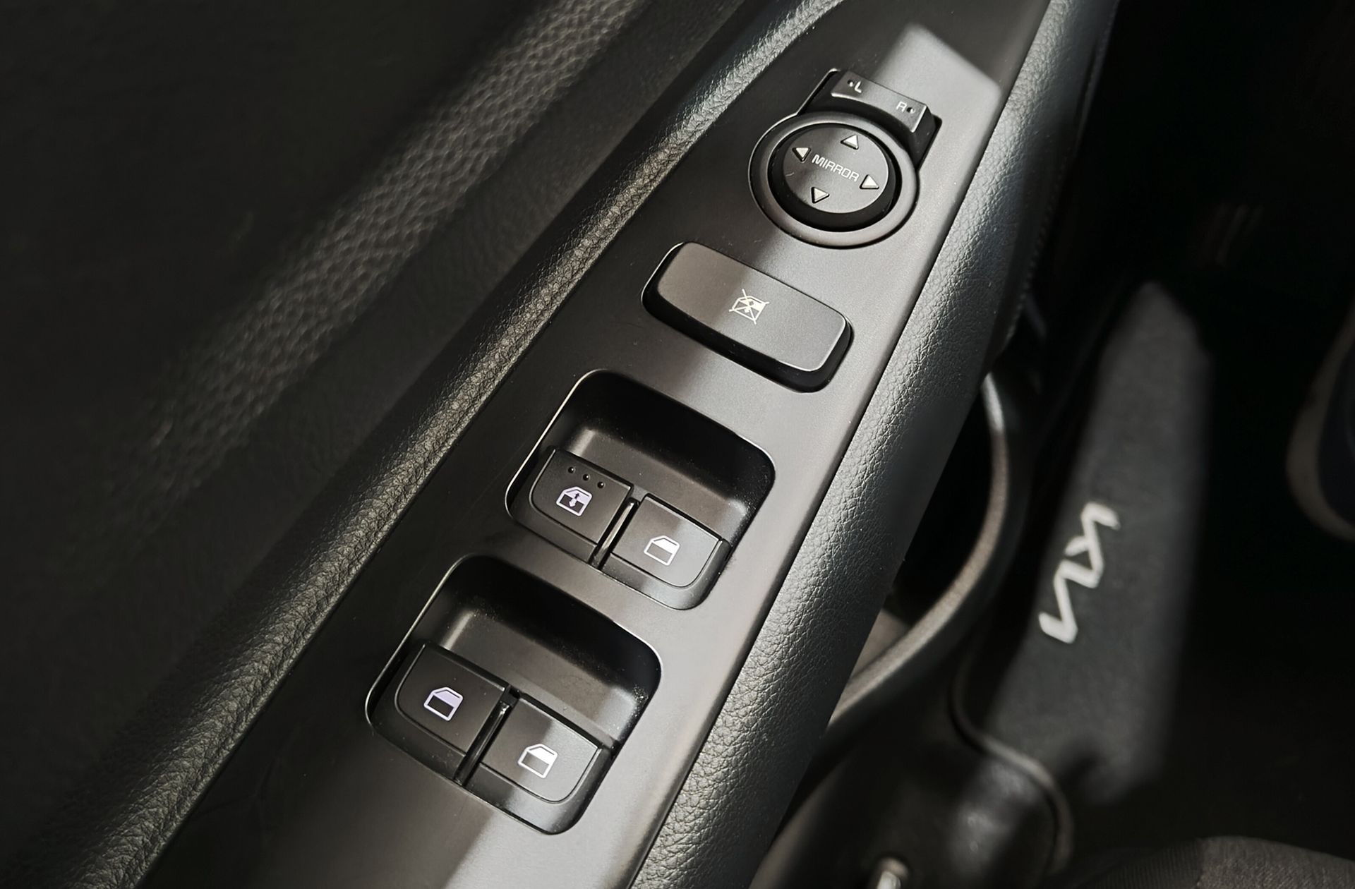 Kia Stonic 1.0 T-GDi MHEV Concept - foto 30