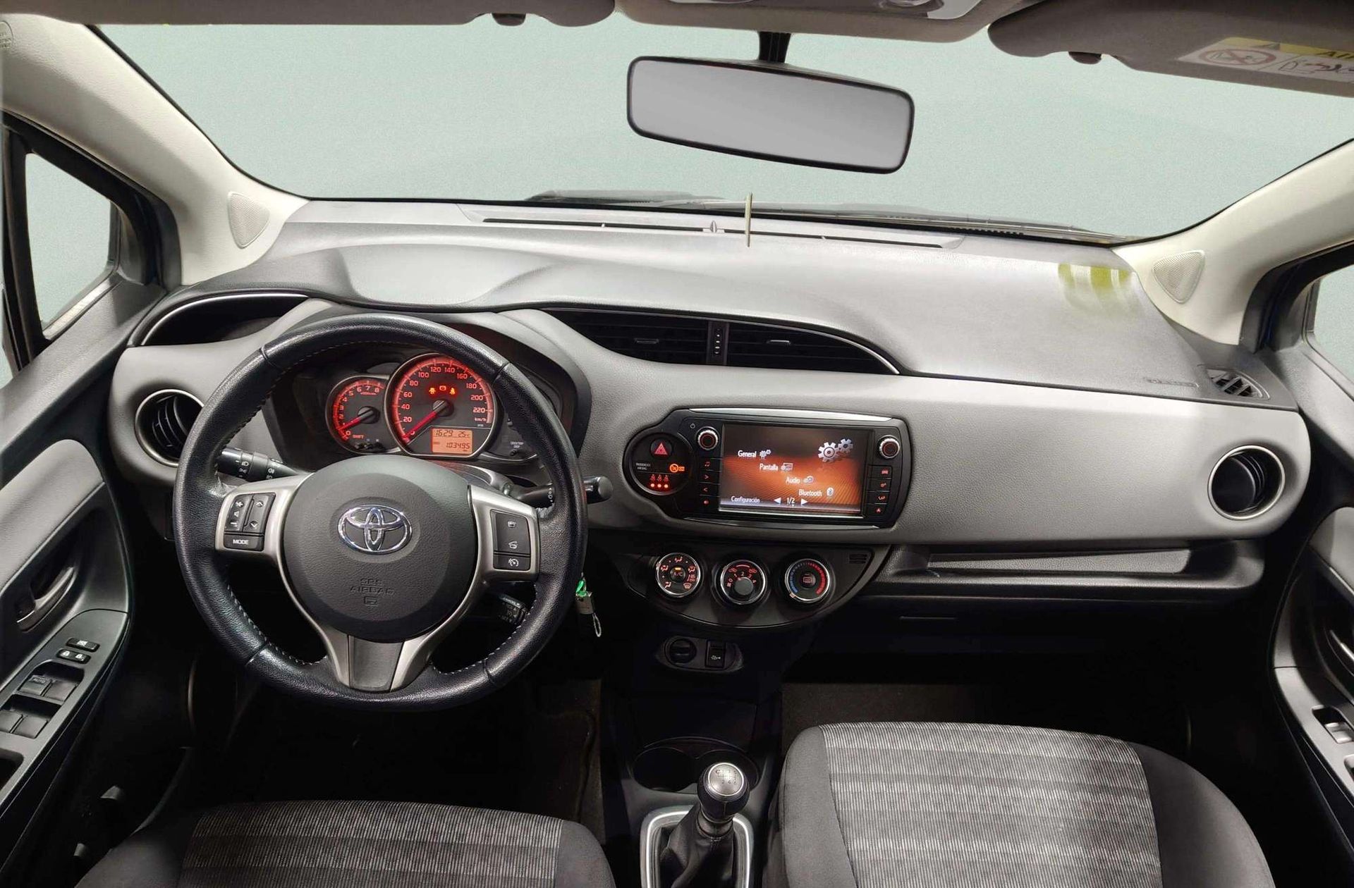 Toyota Yaris 100 Active - foto 6
