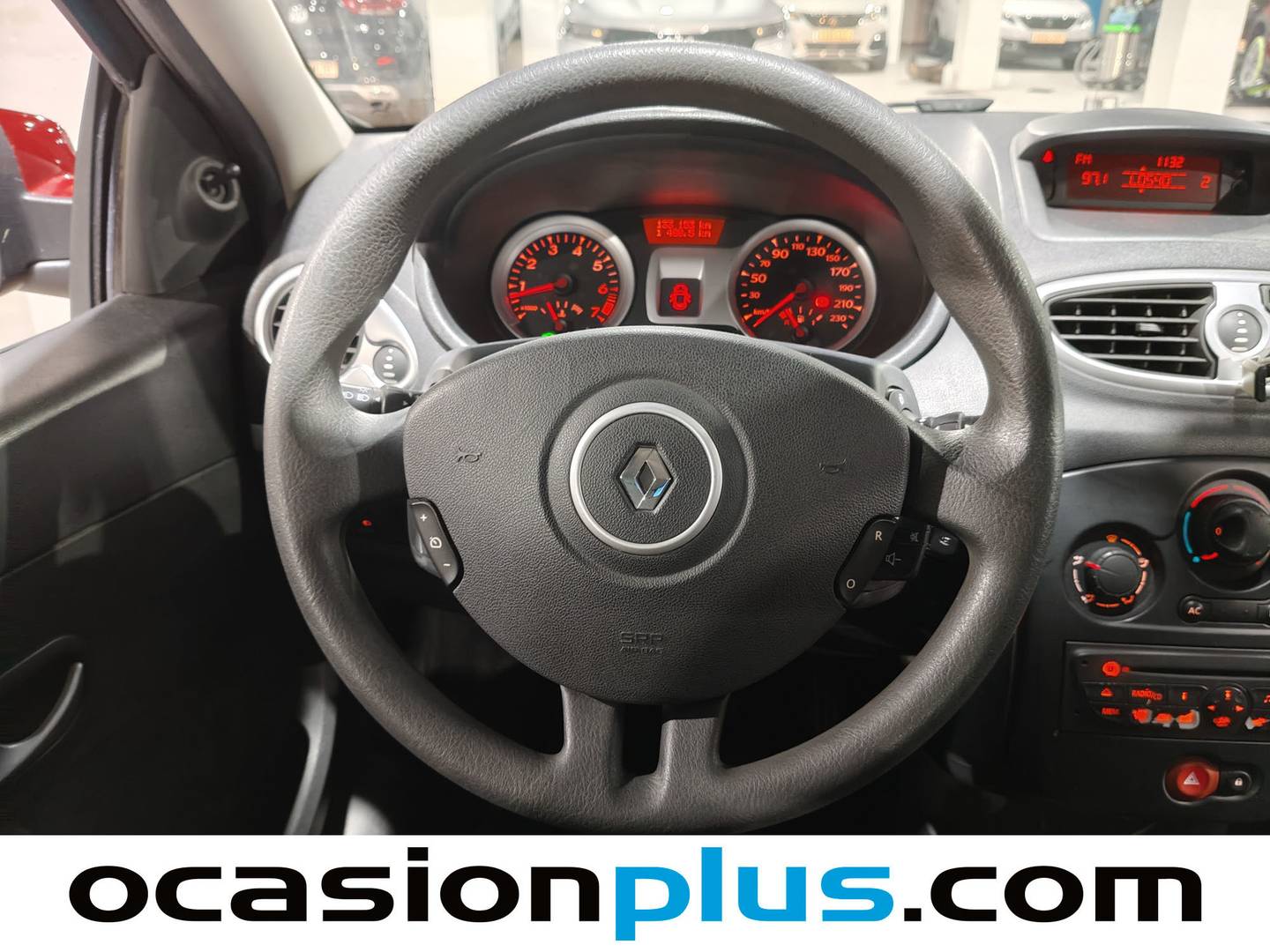 Extras y acabados del Renault Clio Renault Clio Expression 1.2 16v 55 kW (75 CV)