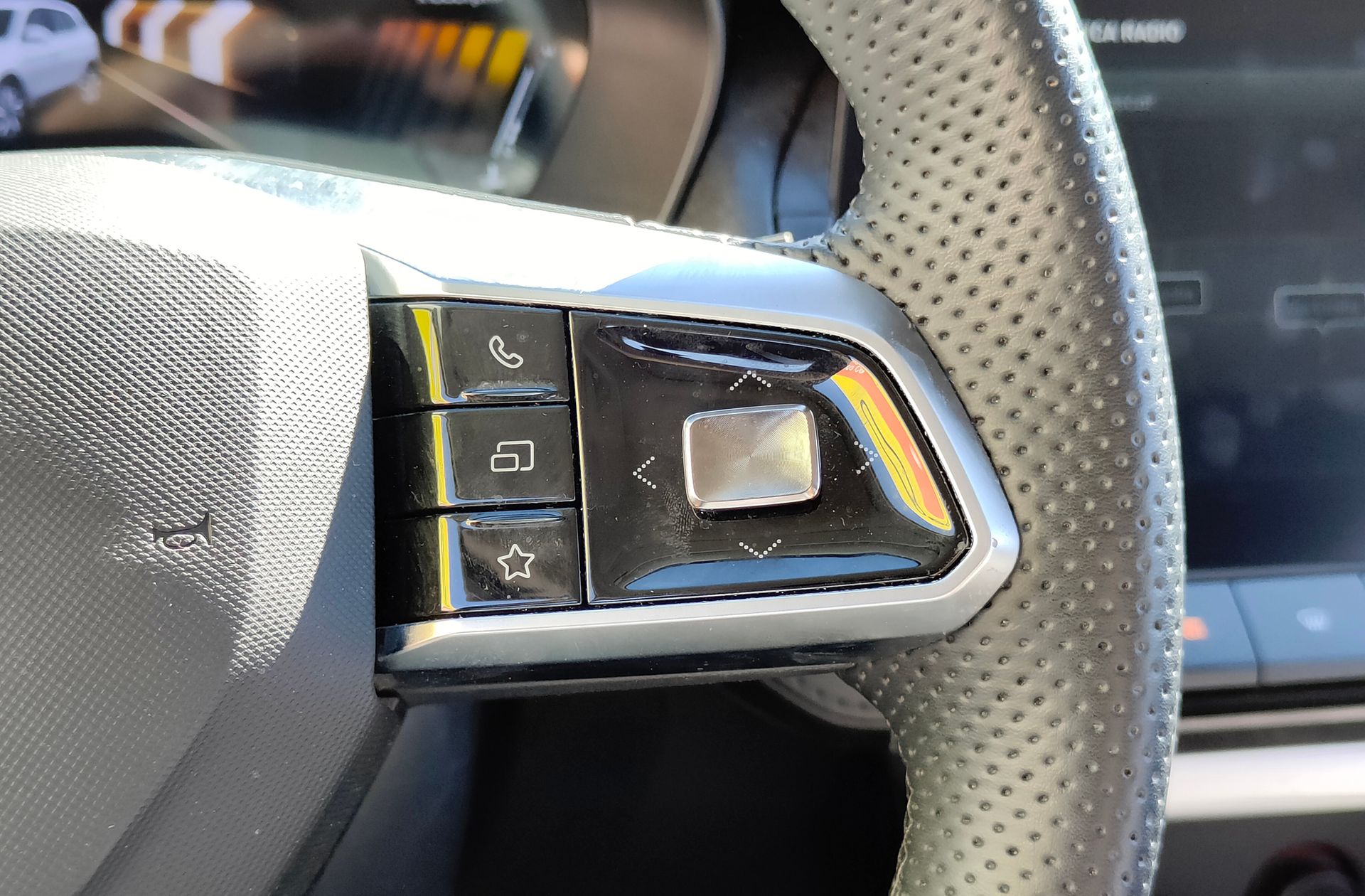 MG ZS 1.5 Hybrid+ Luxury - foto 27
