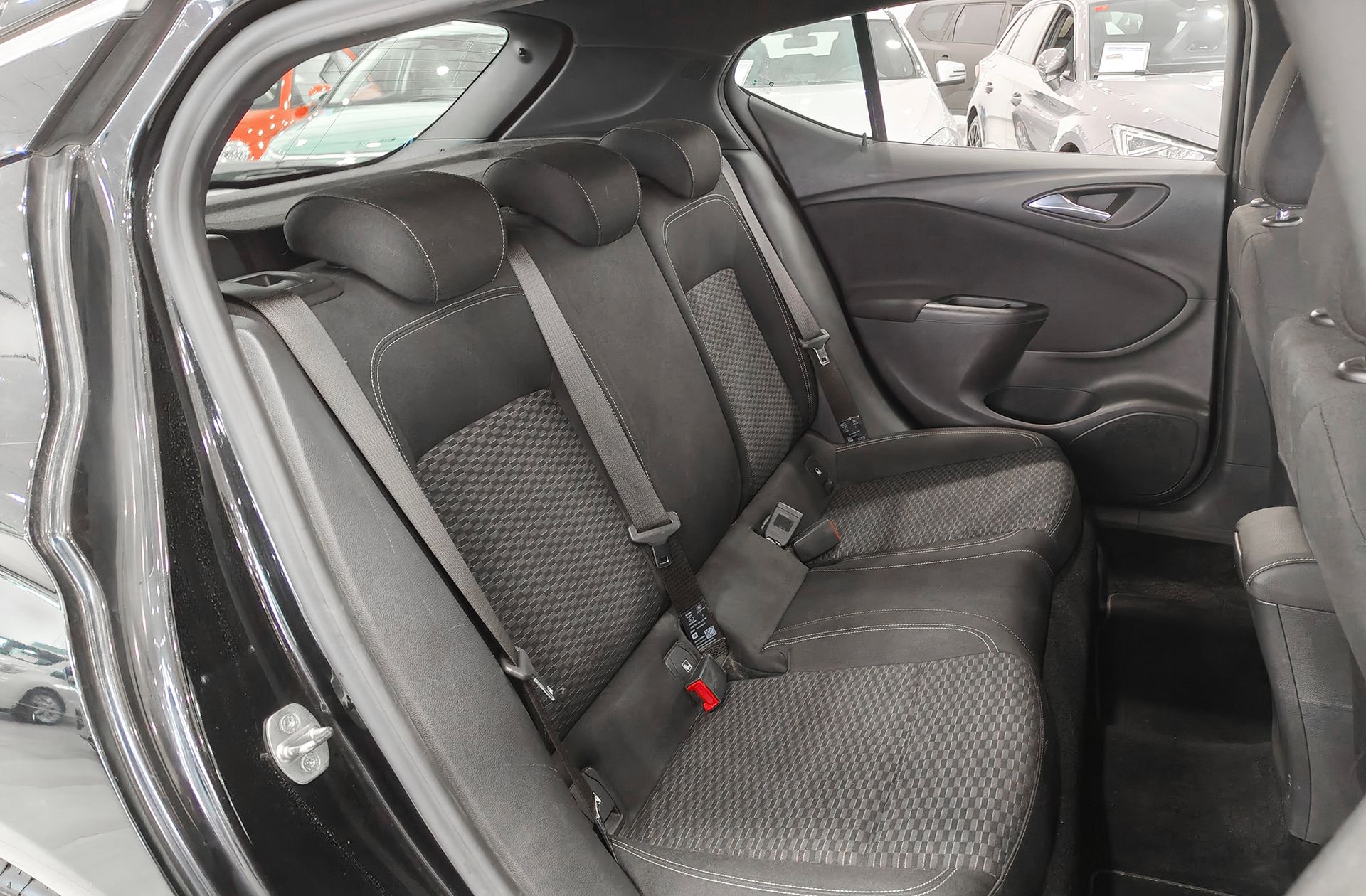Opel Astra 1.6 CDTi Dynamic - foto 17