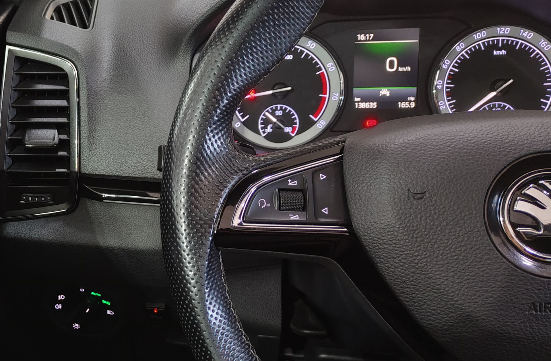 Škoda Karoq 1.5 TSI Sportline - foto 31