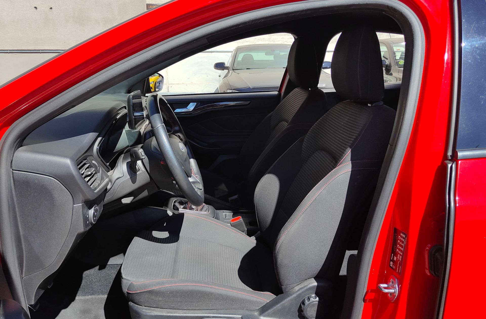 Ford Focus 1.0 EcoBoost ST-Line - foto 12