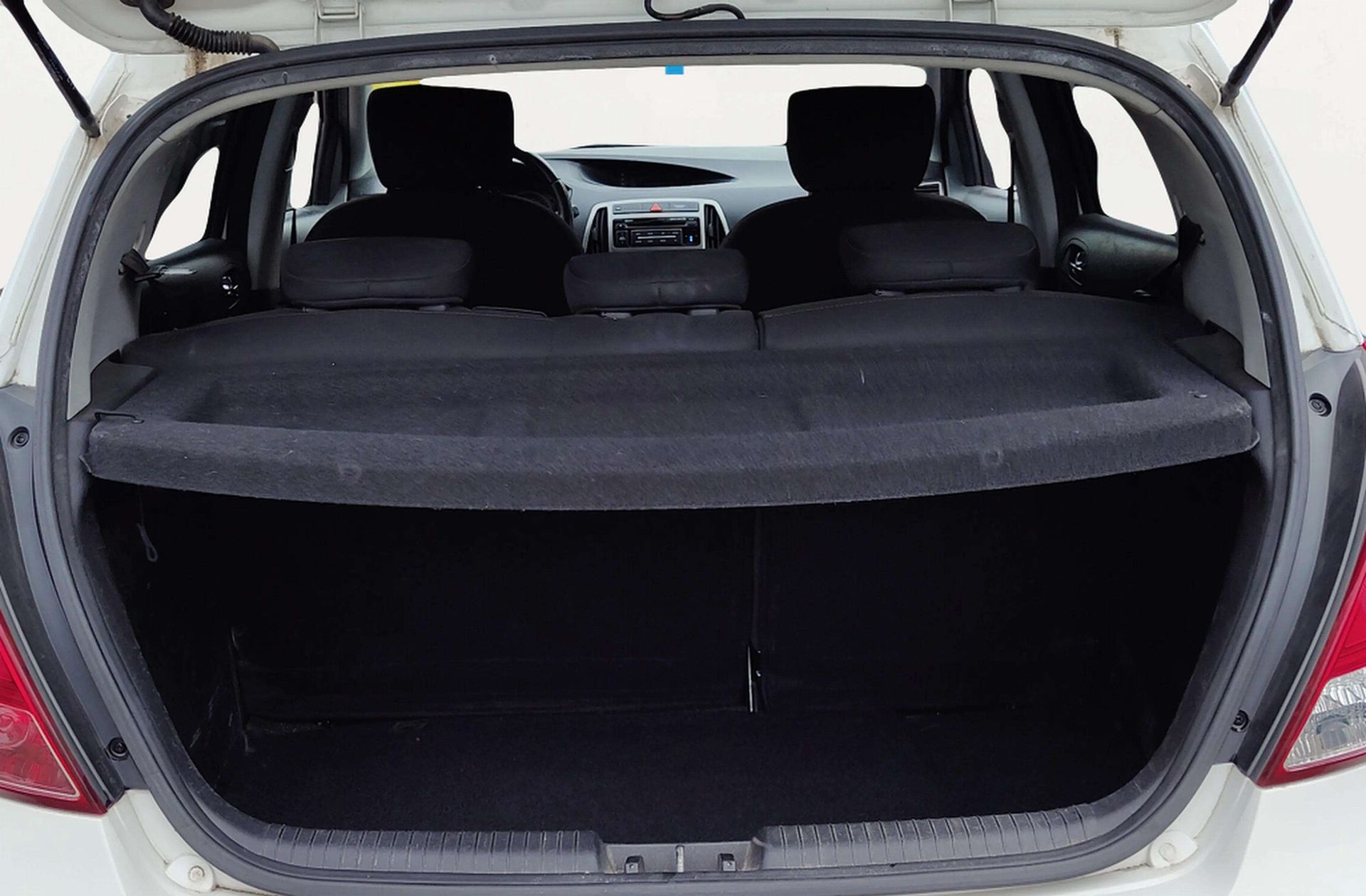 Hyundai i20 1.2 MPI Go! - foto 12