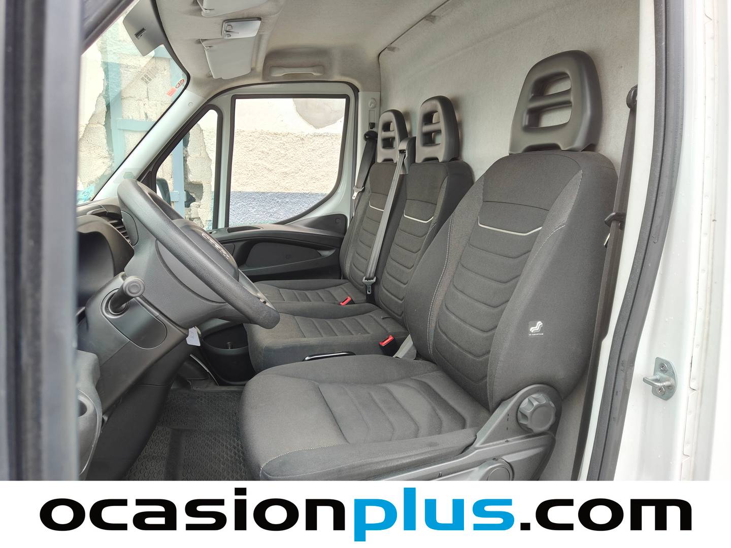 Foto asientos delanteros Iveco Daily Iveco Daily Furgon 35S 16 V 4100/H2 LD (156 CV)