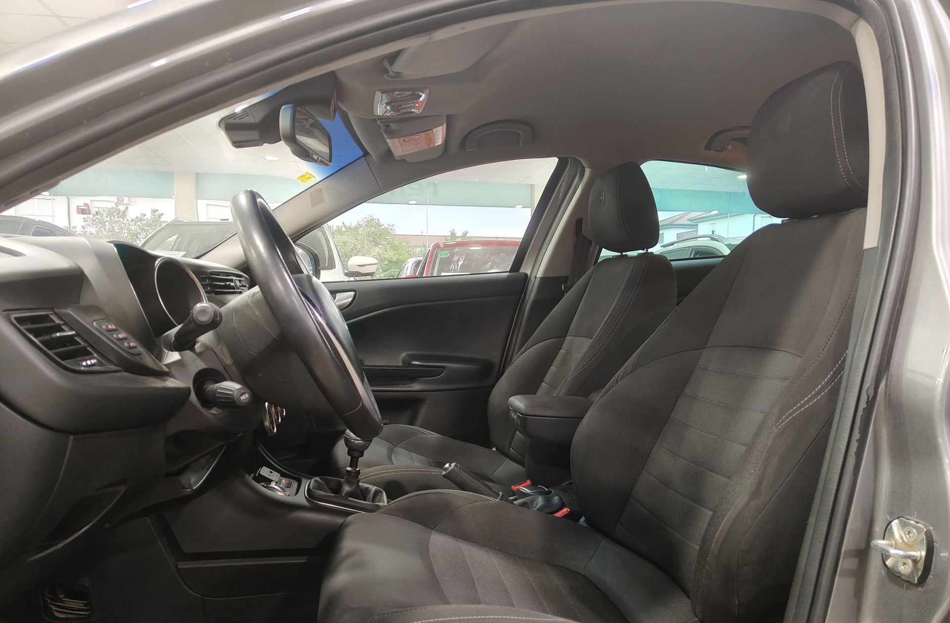 Alfa Romeo Giulietta 1.6 JTD Super - foto 10