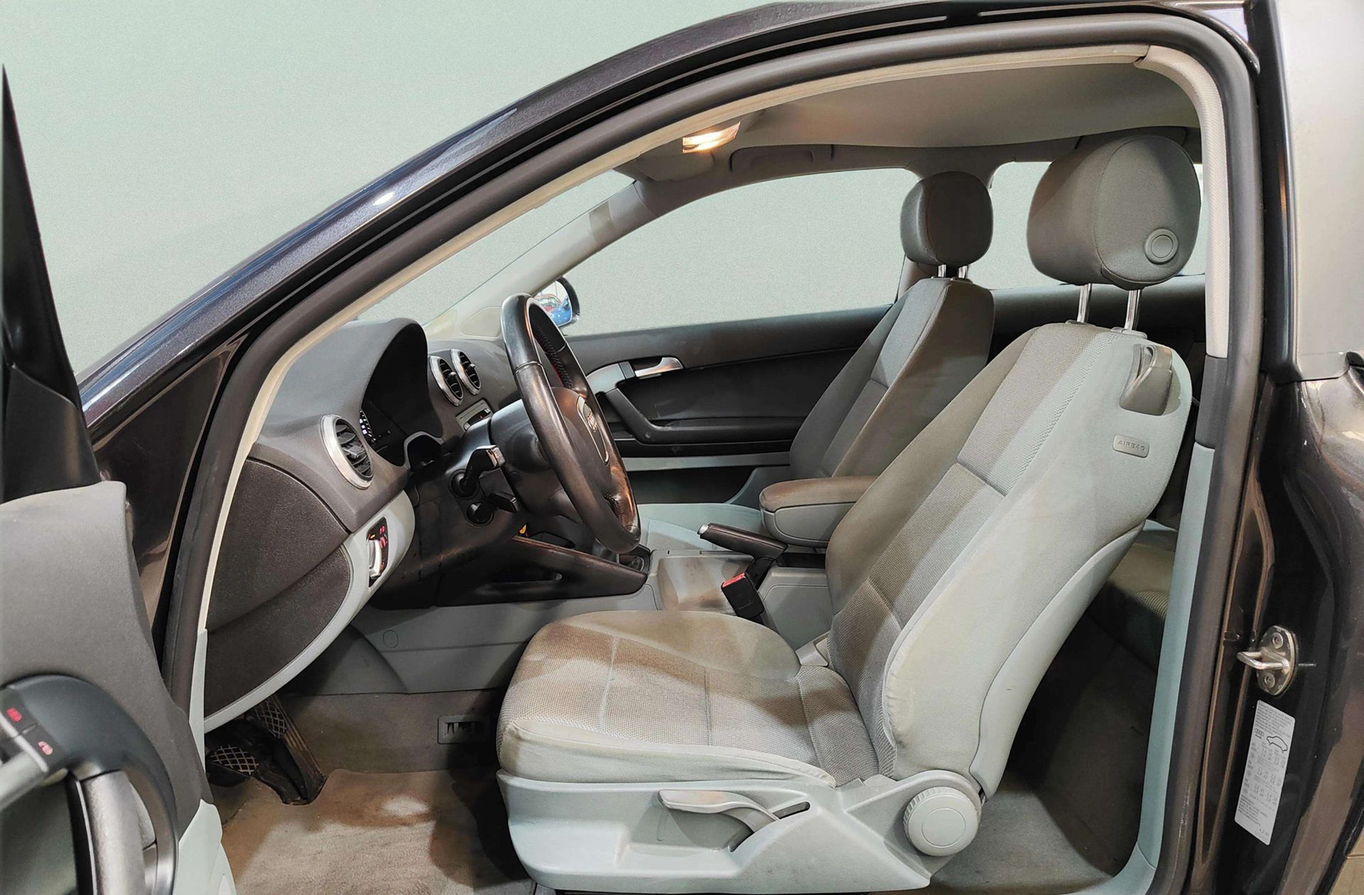 Audi A3 1.9 TDIe DPF Attraction - foto 8