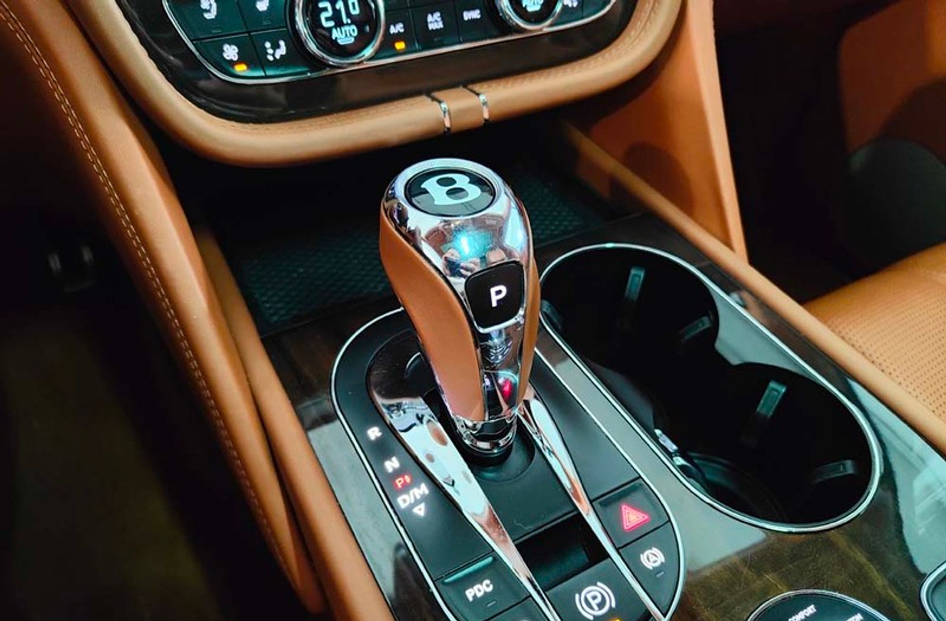 Bentley Bentayga 3.0 Hybrid 4WD - foto 7
