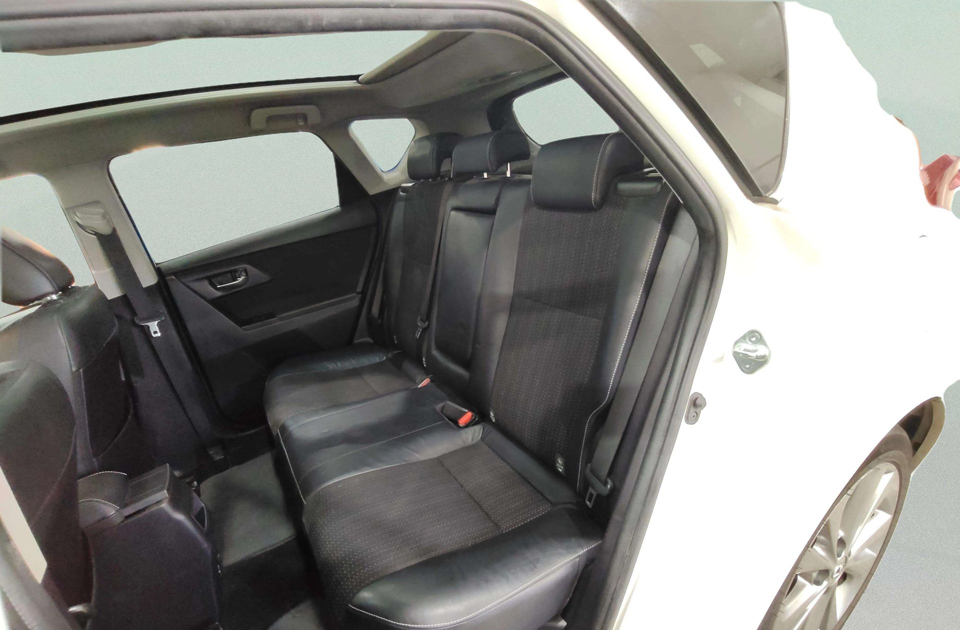 Toyota Auris Hybrid Advance - foto 12