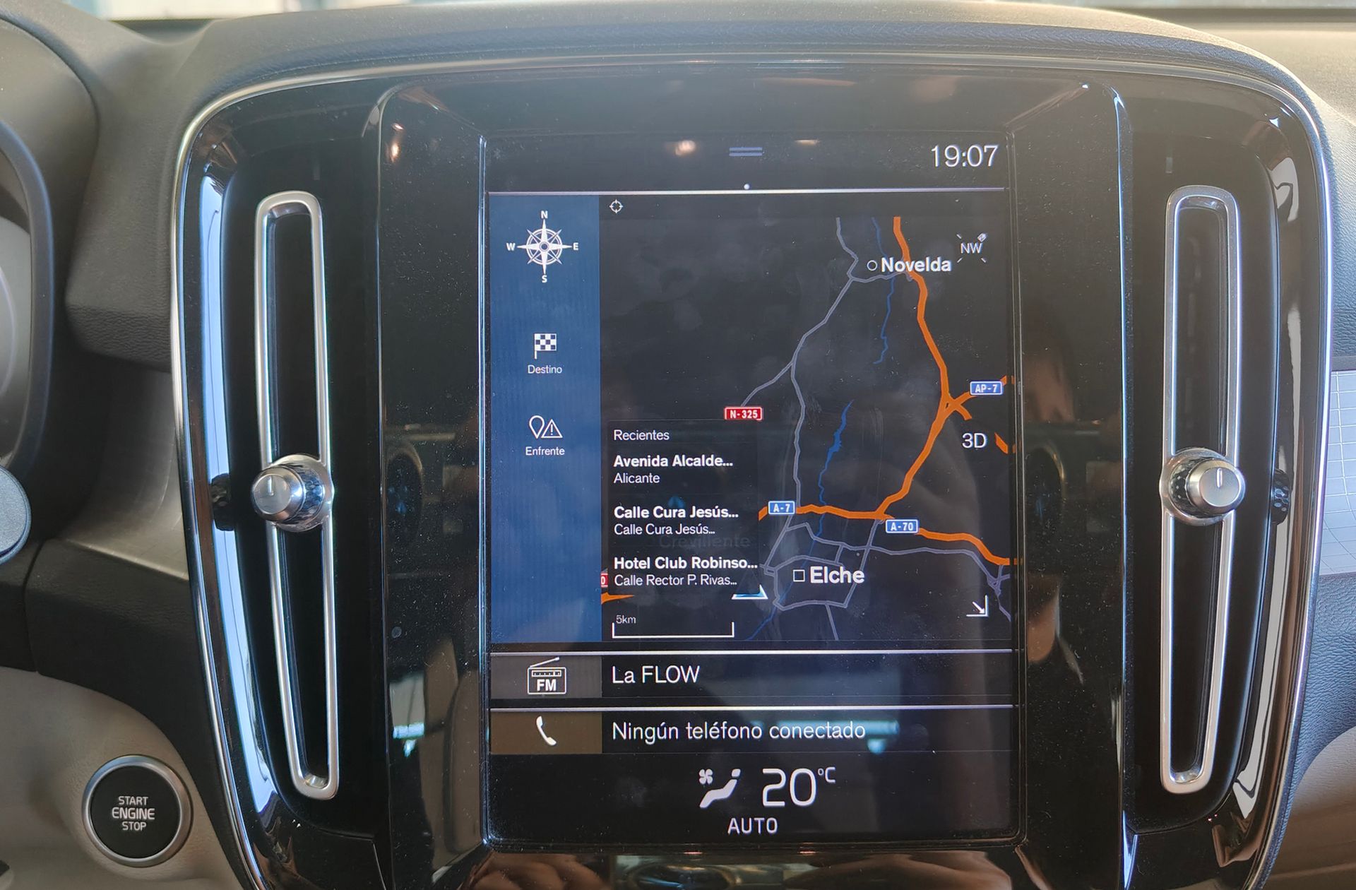 Volvo XC40 T3 Momentum - foto 7
