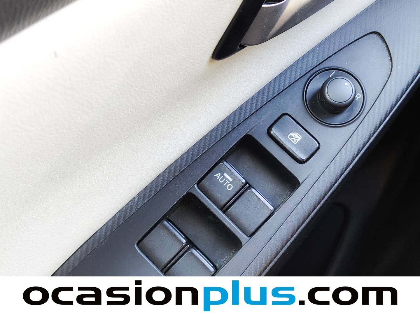 Foto Mazda Mazda2 Mazda Mazda 2 1.5 GE Sport Red Edition  (90 CV)